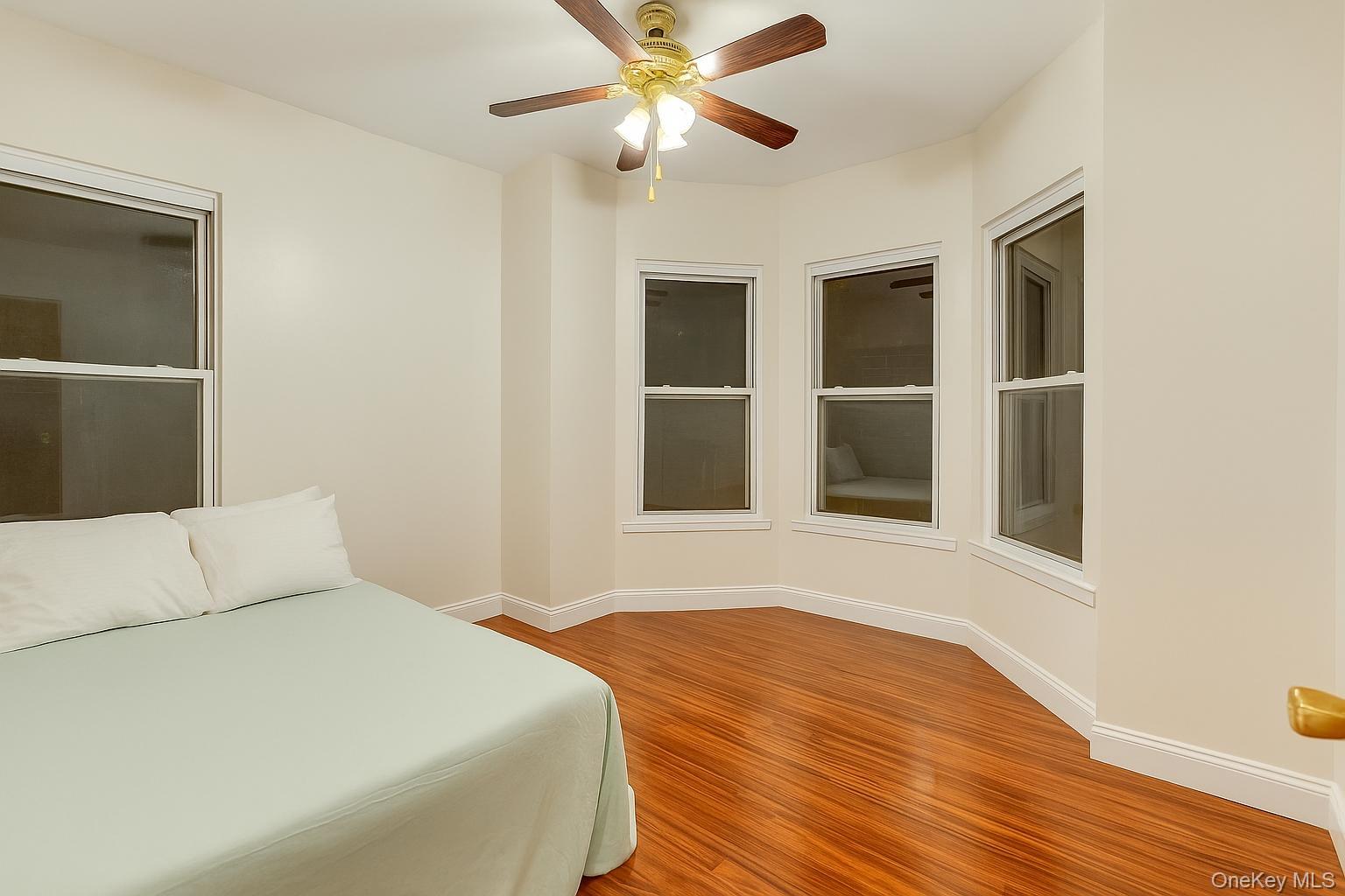 #3 photo, 557 Van Nest Avenue, ブロンクス区 Bronx , NY 10460