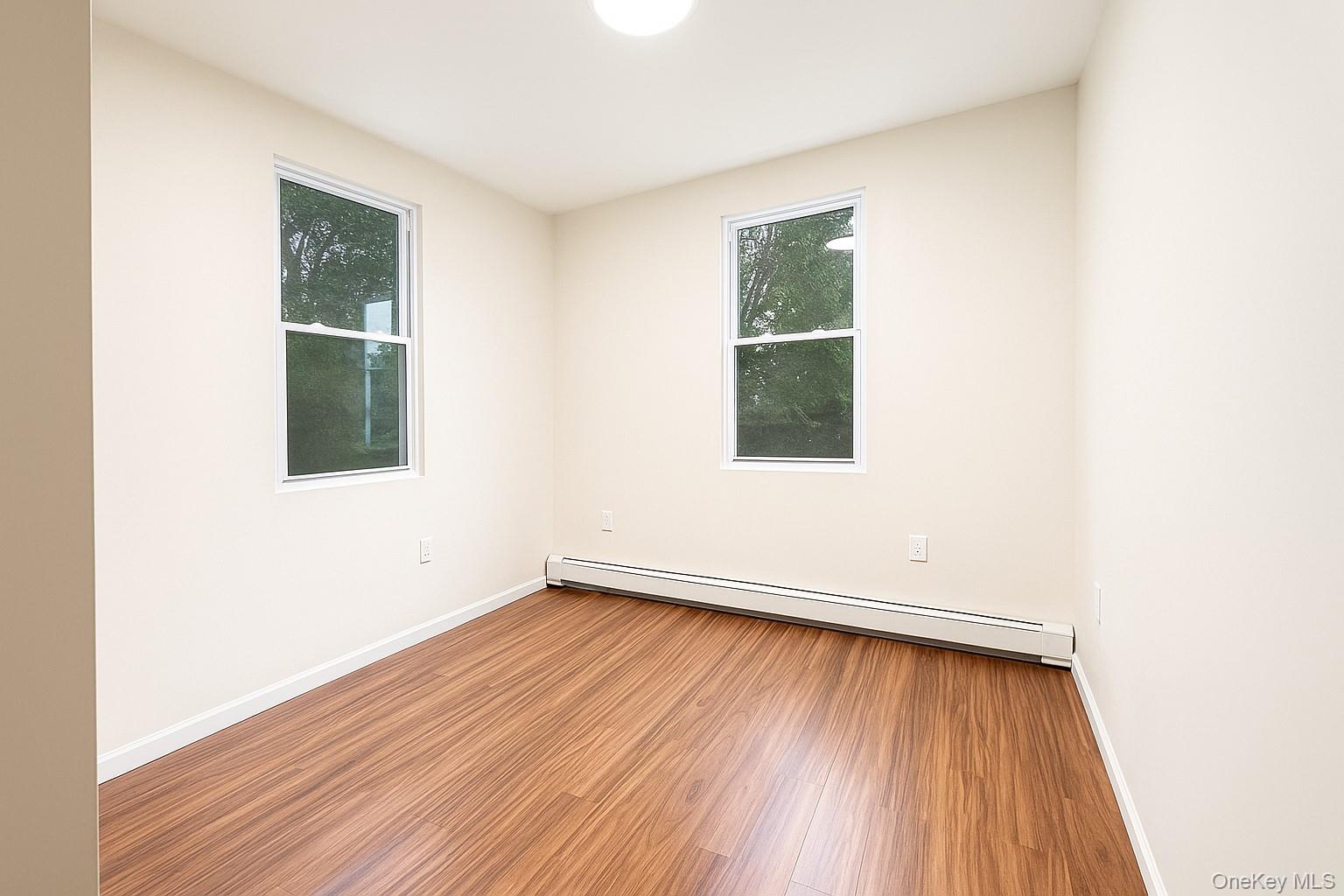 #5 photo, 557 Van Nest Avenue, ブロンクス区 Bronx , NY 10460