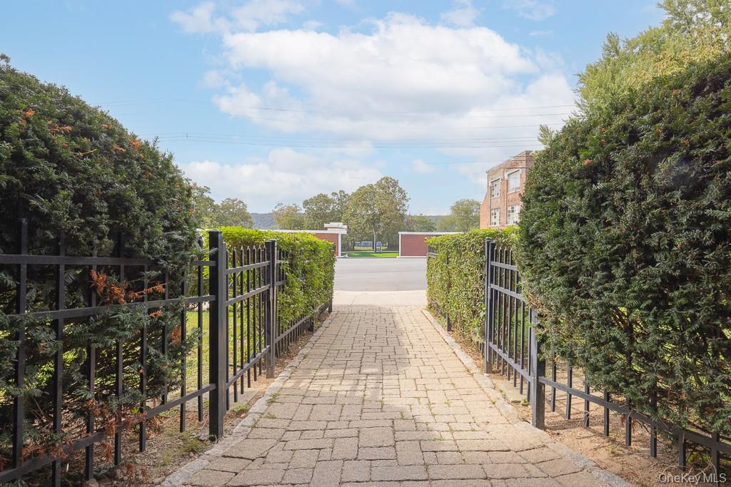 #5 photo, 222 N Broadway, Yonkers , NY 10701