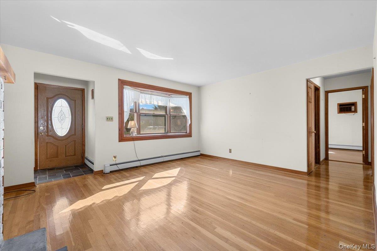 #12 photo, 3 Surrey Lane, ナッソー郡 Bethpage , NY 11714