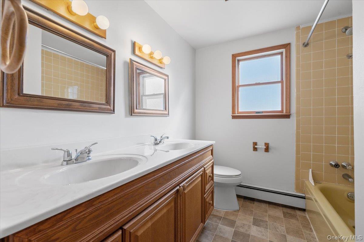 #20 photo, 3 Surrey Lane, ナッソー郡 Bethpage , NY 11714