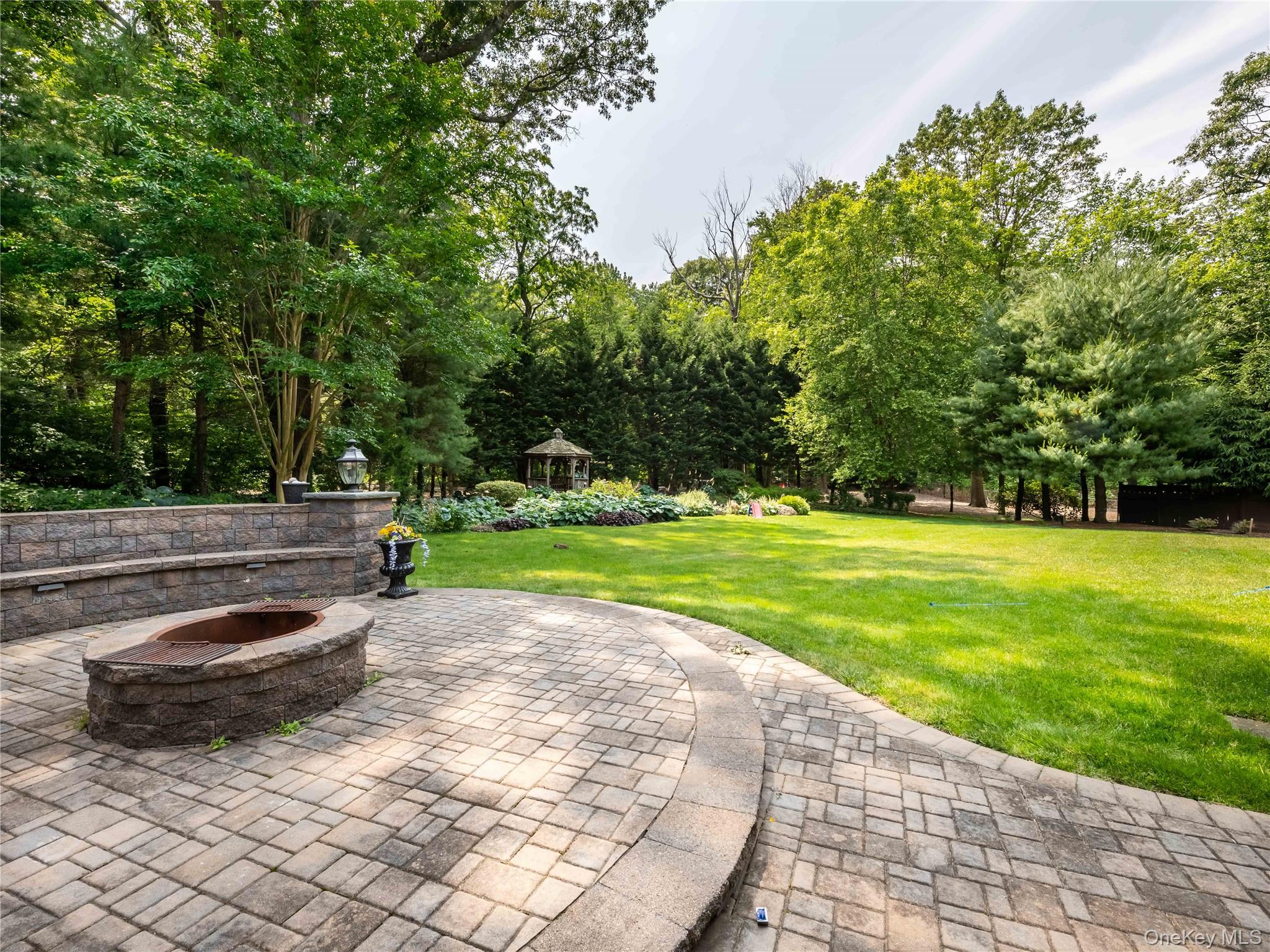 #10 photo, 6 Arbutus Road, サフォーク郡 Greenlawn , NY 11740