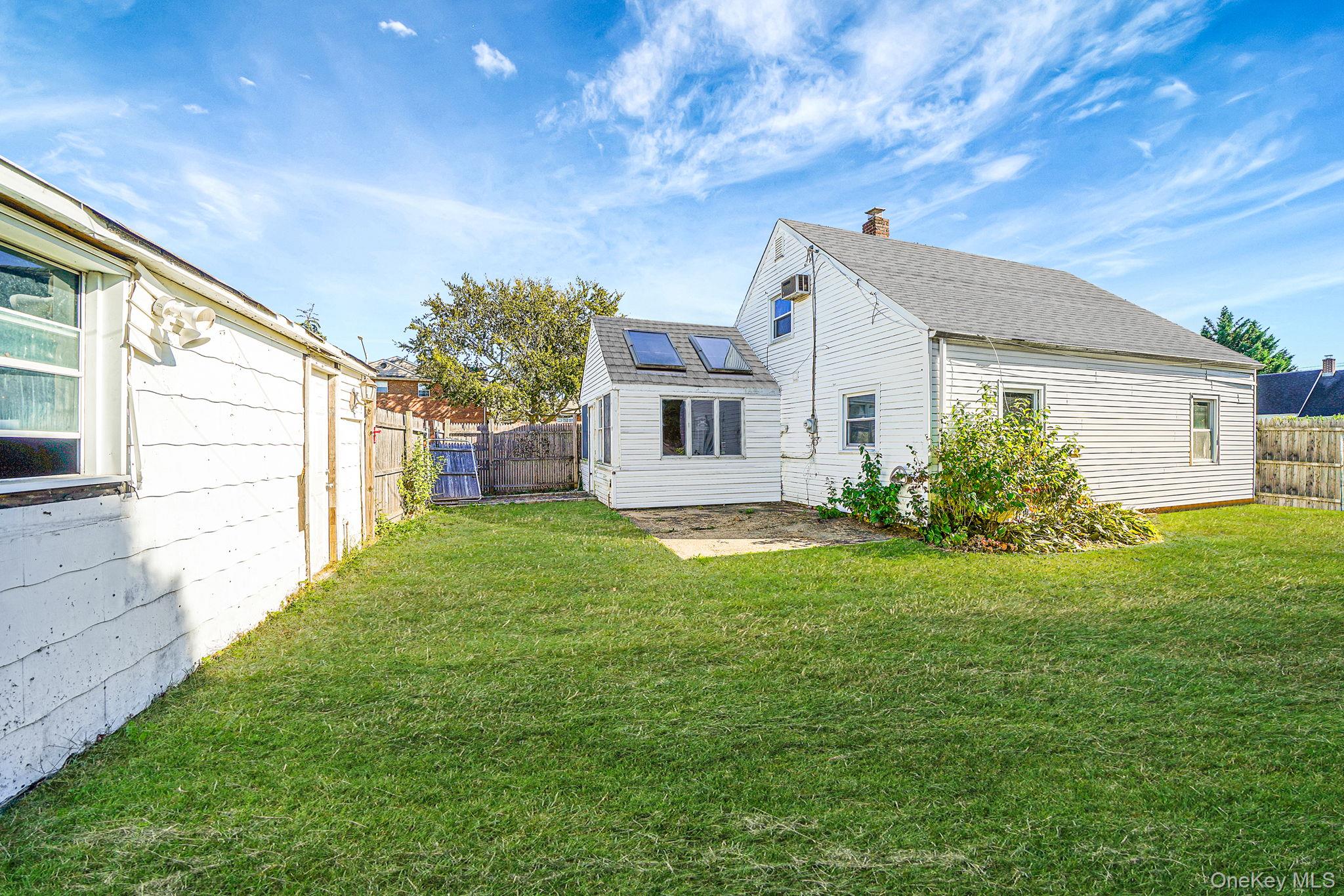 #4 photo, 36 Bowling Lane, ナッソー郡 Levittown , NY 11756