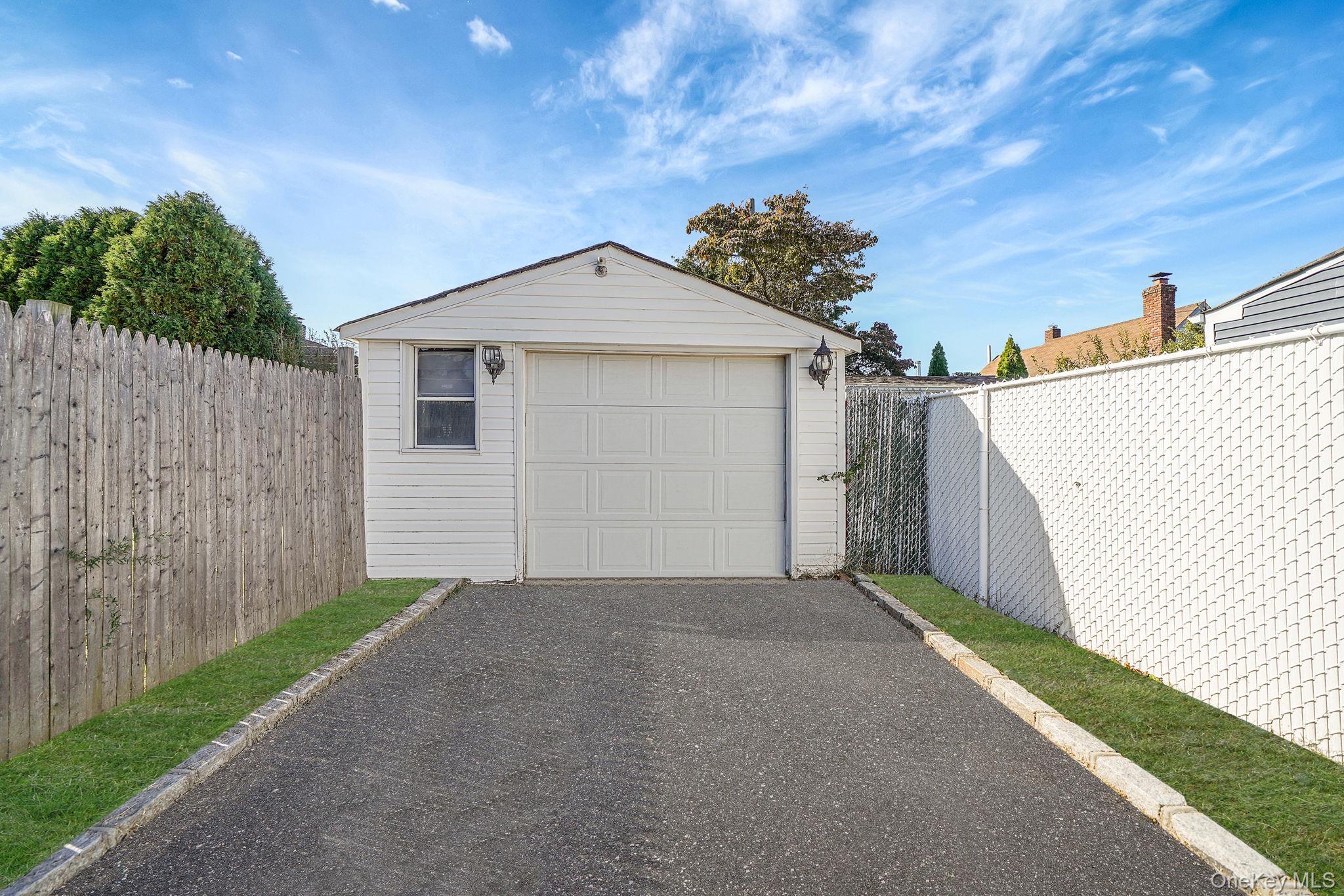 #5 photo, 36 Bowling Lane, ナッソー郡 Levittown , NY 11756