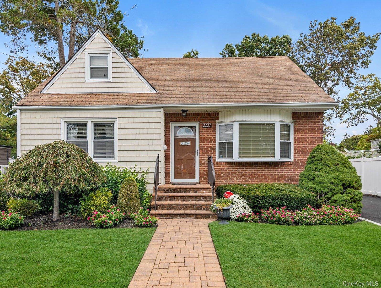 #1 photo, 2207 Van Nostrand Avenue, ナッソー郡 Merrick , NY 11566