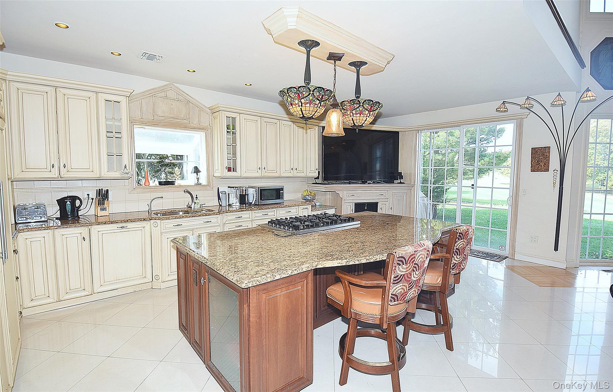 #4 photo, 259 Altessa Boulevard, サフォーク郡 Melville , NY 11747