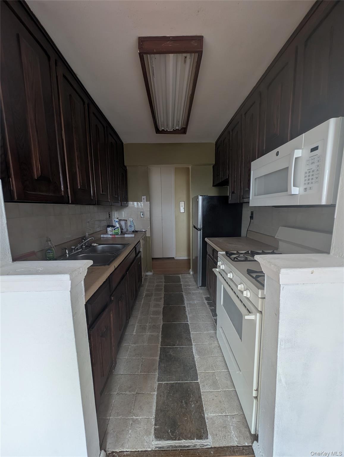 #8 photo, 7 Balint Drive, Yonkers , NY 10710