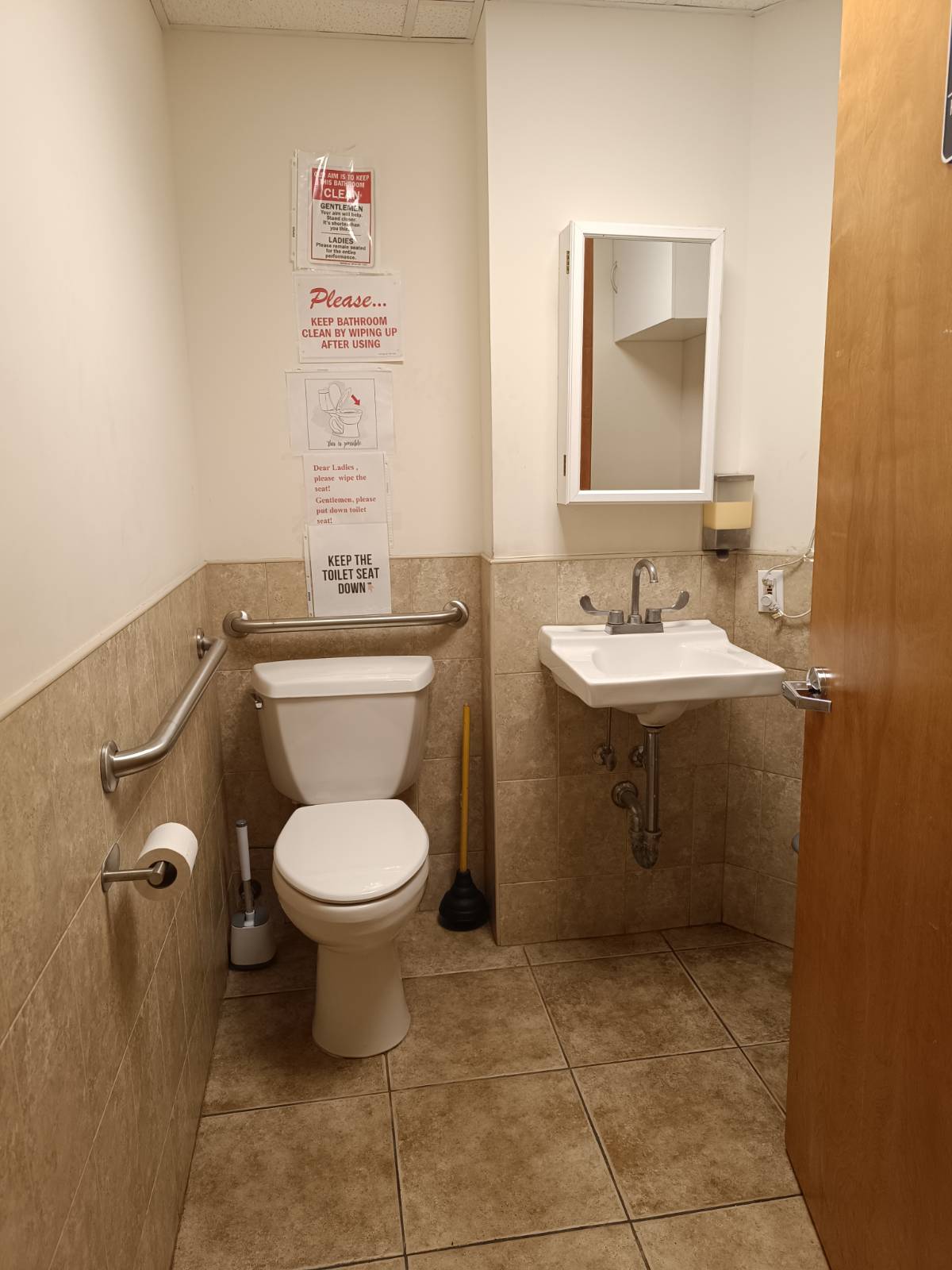 #15 photo, 1864 Clove Rd., スタテンアイランド Staten Island , NY 10304