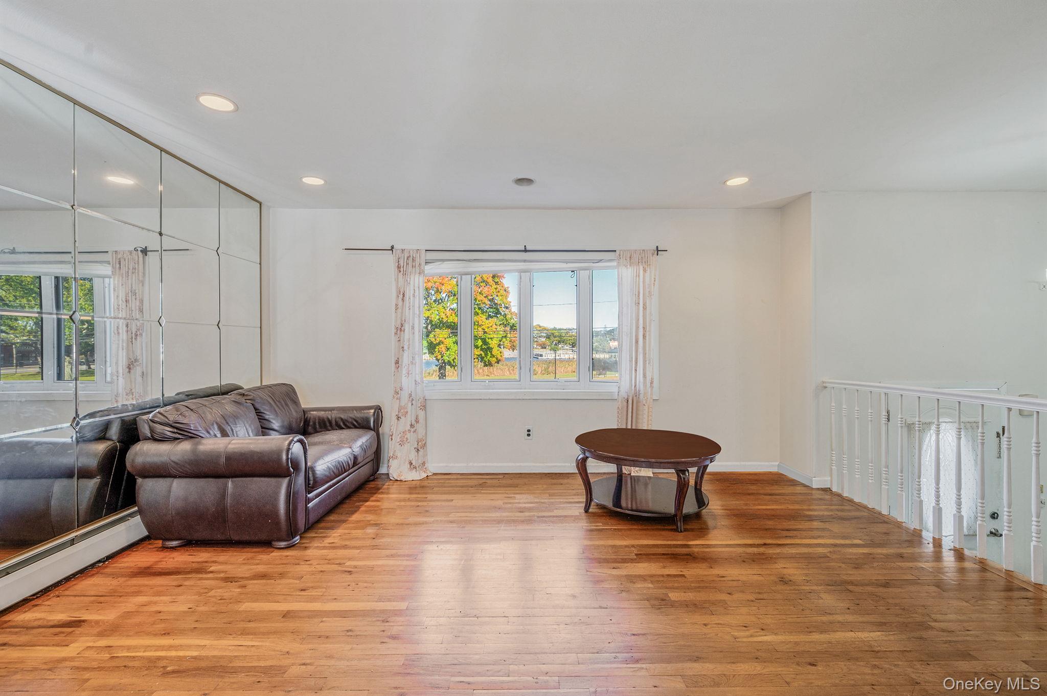 #10 photo, 2864 Eastern Boulevard, ナッソー郡 Baldwin , NY 11510