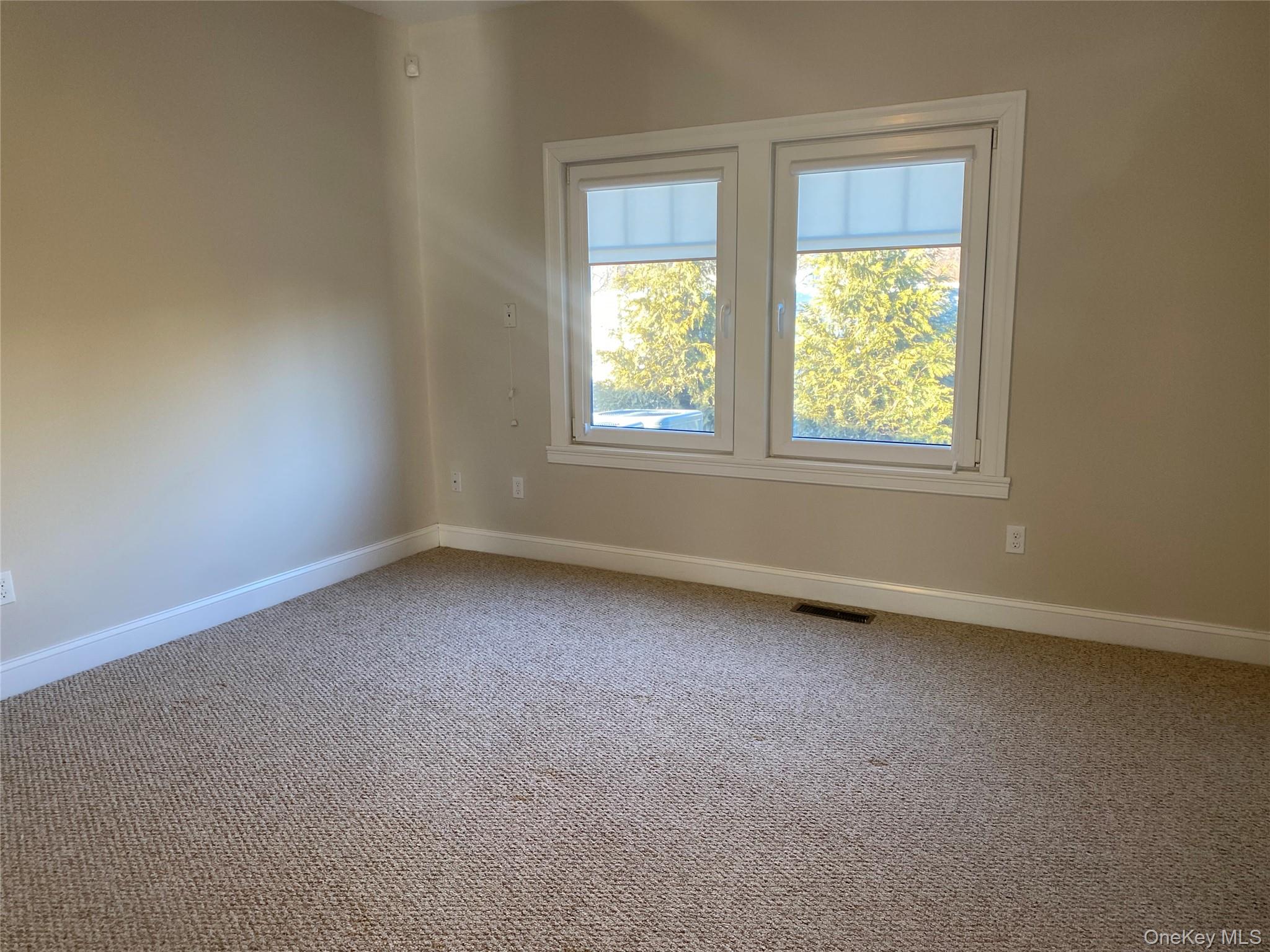 #11 photo, 515 Jackson Avenue, サフォーク郡 Lindenhurst , NY 11757