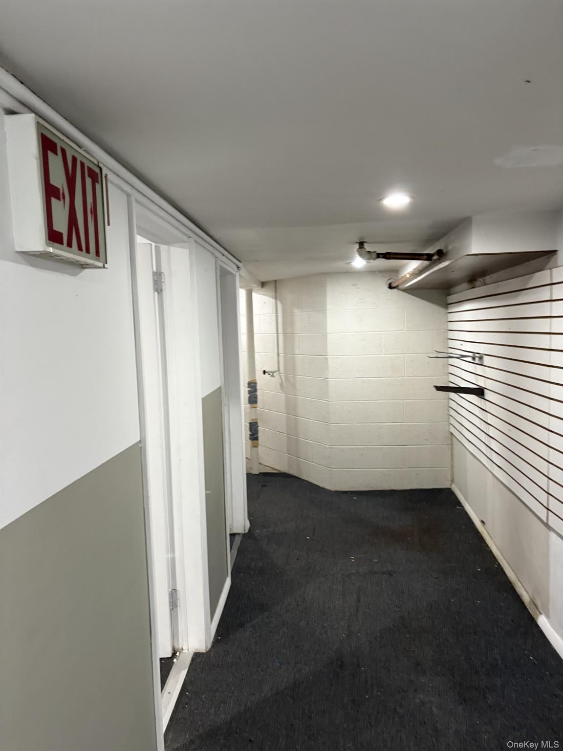 #5 photo, 75-47 Metropolitan Avenue, Middle Village , NY 11379