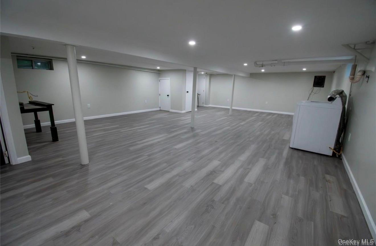 #13 photo, 76 Henry Street, ナッソー郡 Roosevelt , NY 11575