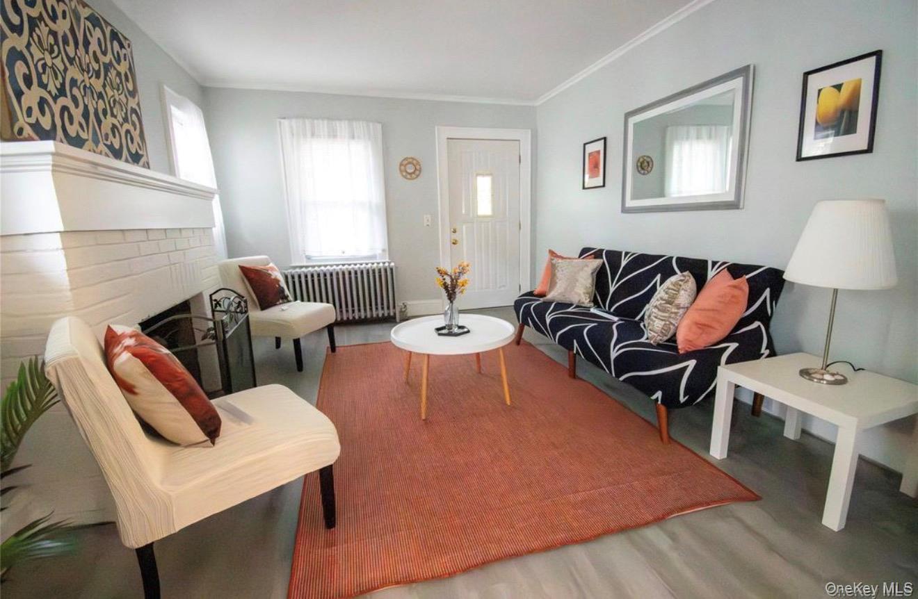 #3 photo, 76 Henry Street, ナッソー郡 Roosevelt , NY 11575