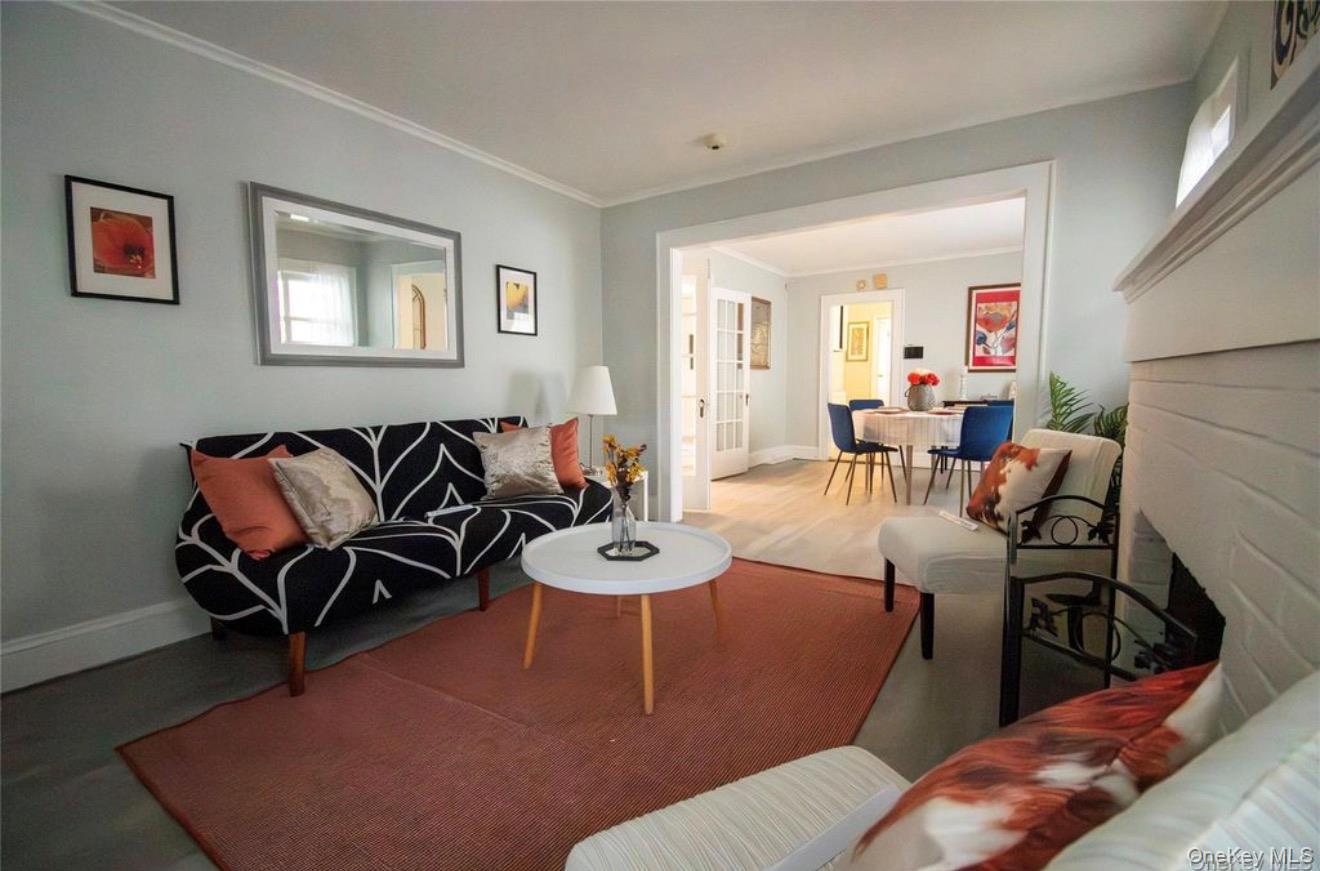 #6 photo, 76 Henry Street, ナッソー郡 Roosevelt , NY 11575