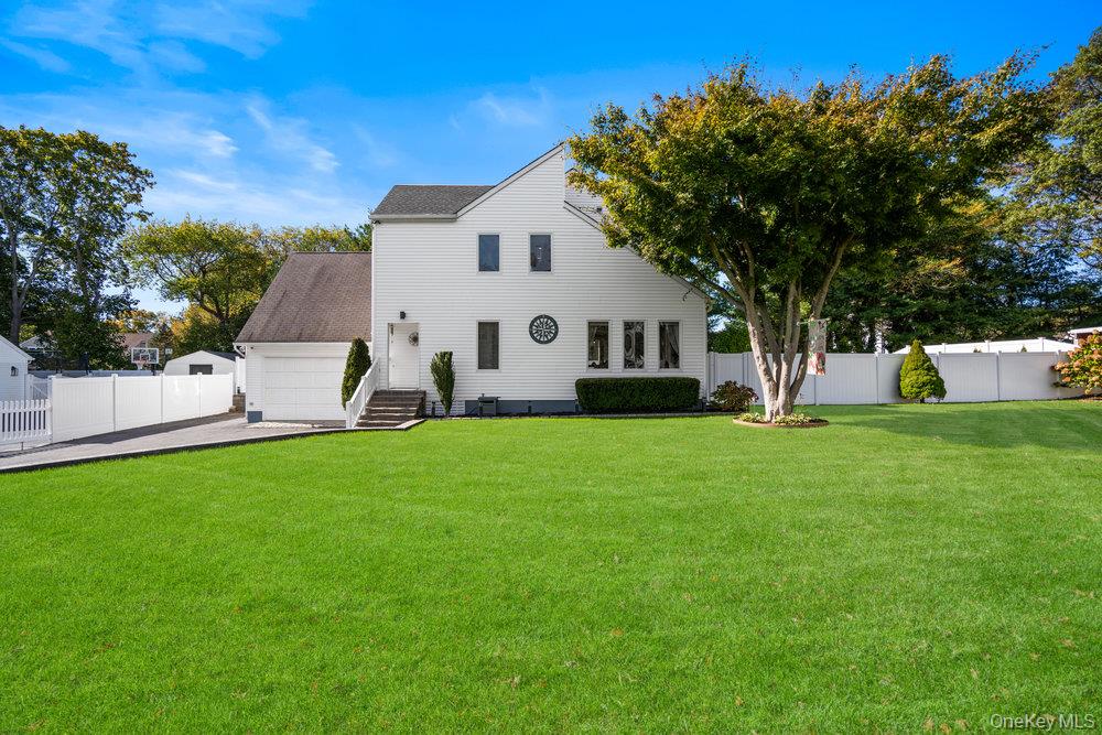 #1 photo, 74 Joseph Place, サフォーク郡 Nesconset , NY 11767