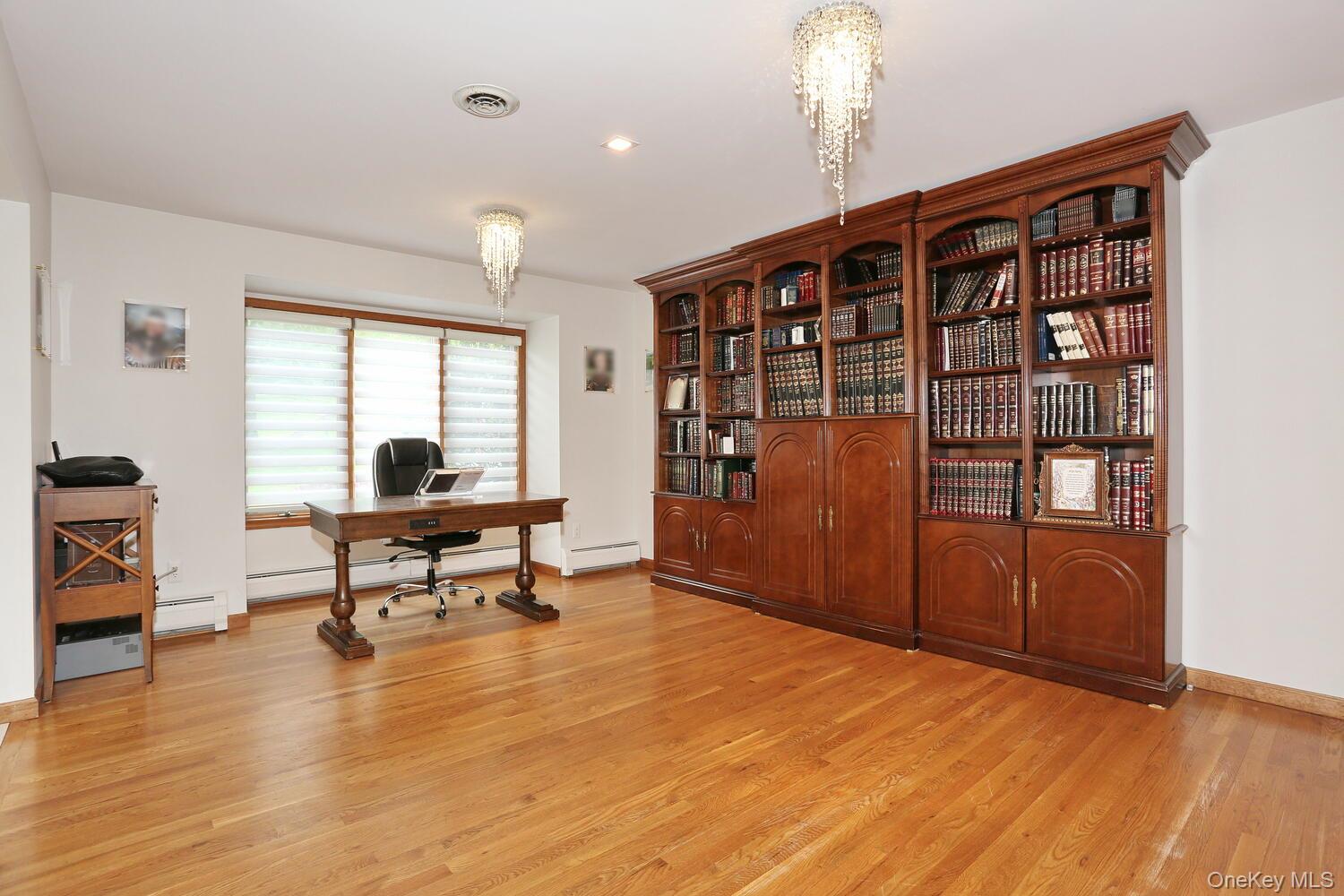 #15 photo, 3 Larissa Court, Airmont , NY 10952