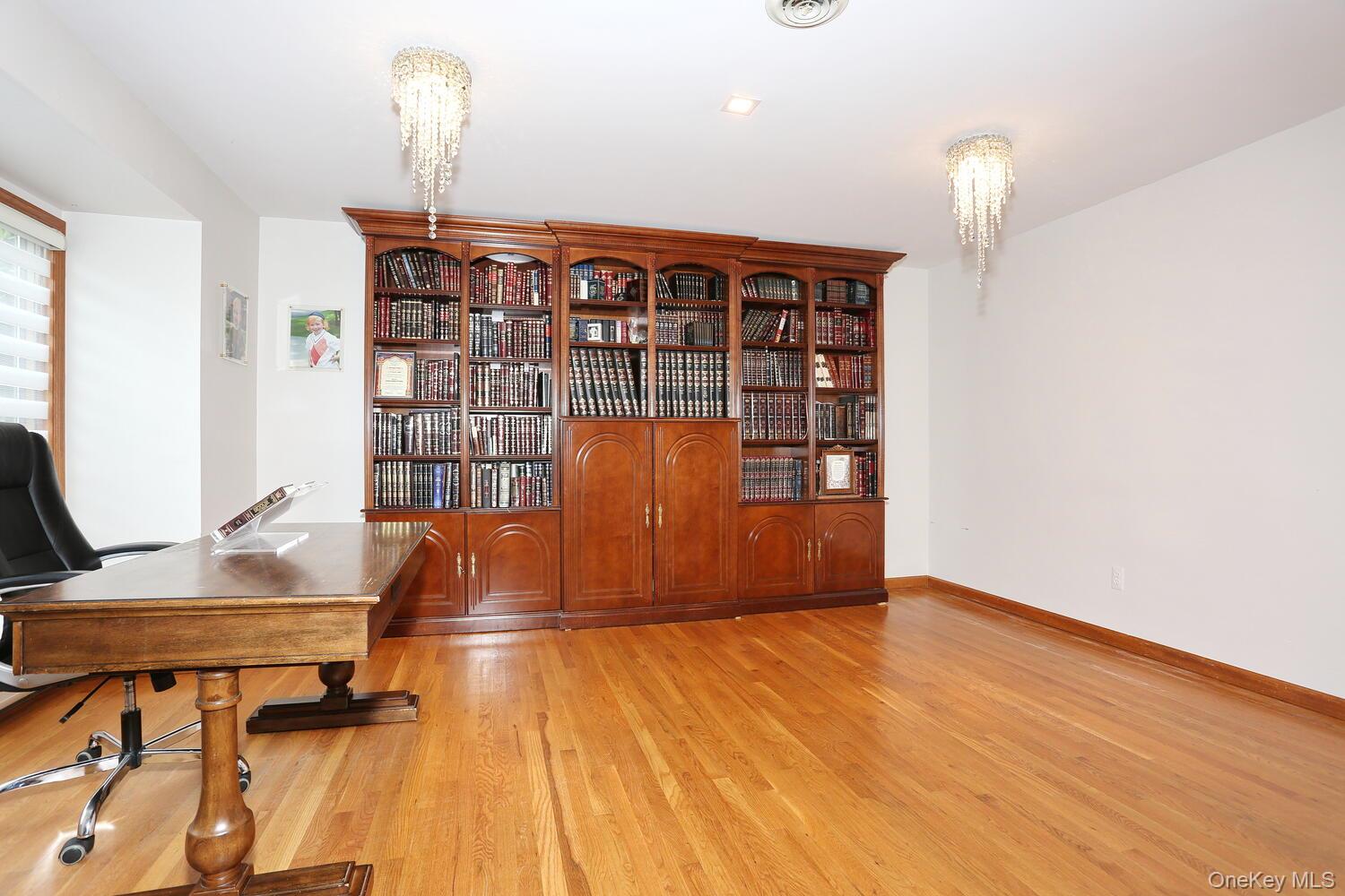 #16 photo, 3 Larissa Court, Airmont , NY 10952