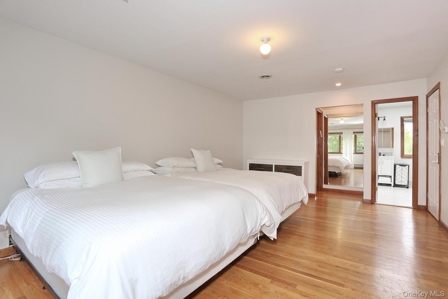 #18 photo, 3 Larissa Court, Airmont , NY 10952