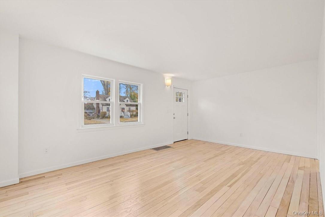 #7 photo, 54 Oakwood Boulevard, Poughkeepsie , NY 12603