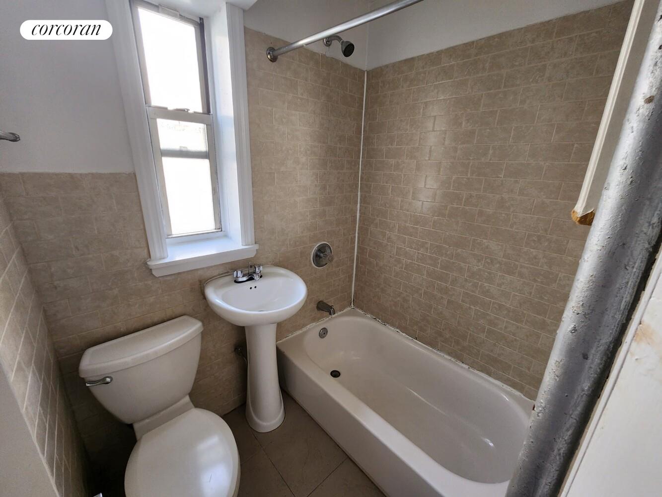 #3 photo, New York City, マンハッタン Central Harlem , NY 10039