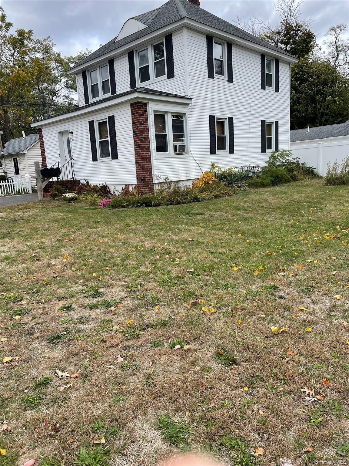 #4 photo, 825 County Line Road, サフォーク郡 Amityville , NY 11701