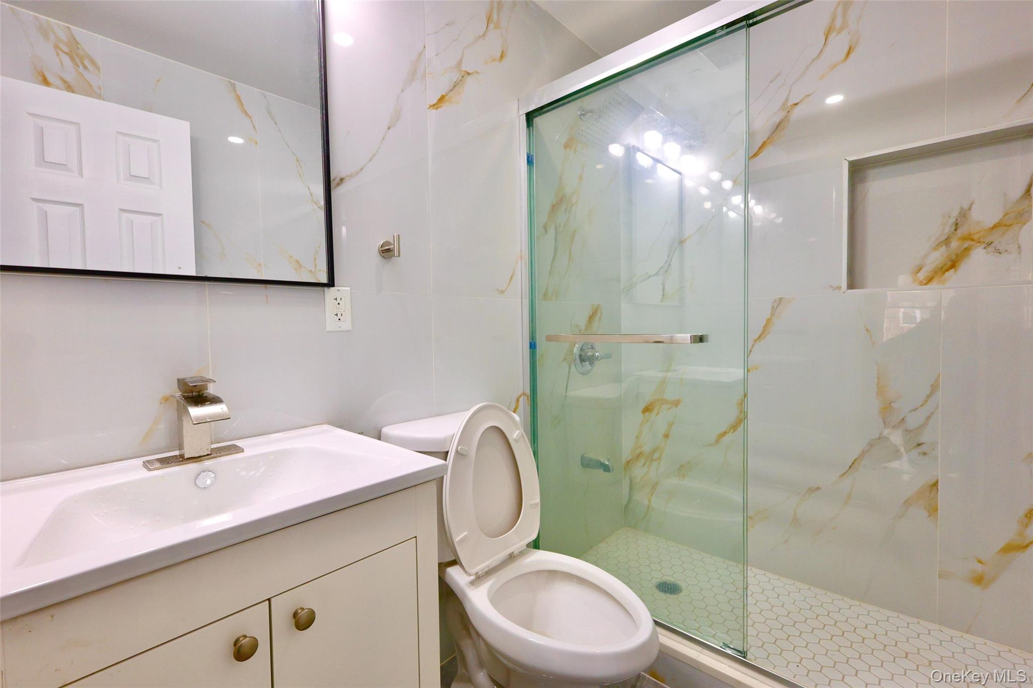 #10 photo, 166-65 17th Road, クイーンズ区 Whitestone , NY 11357