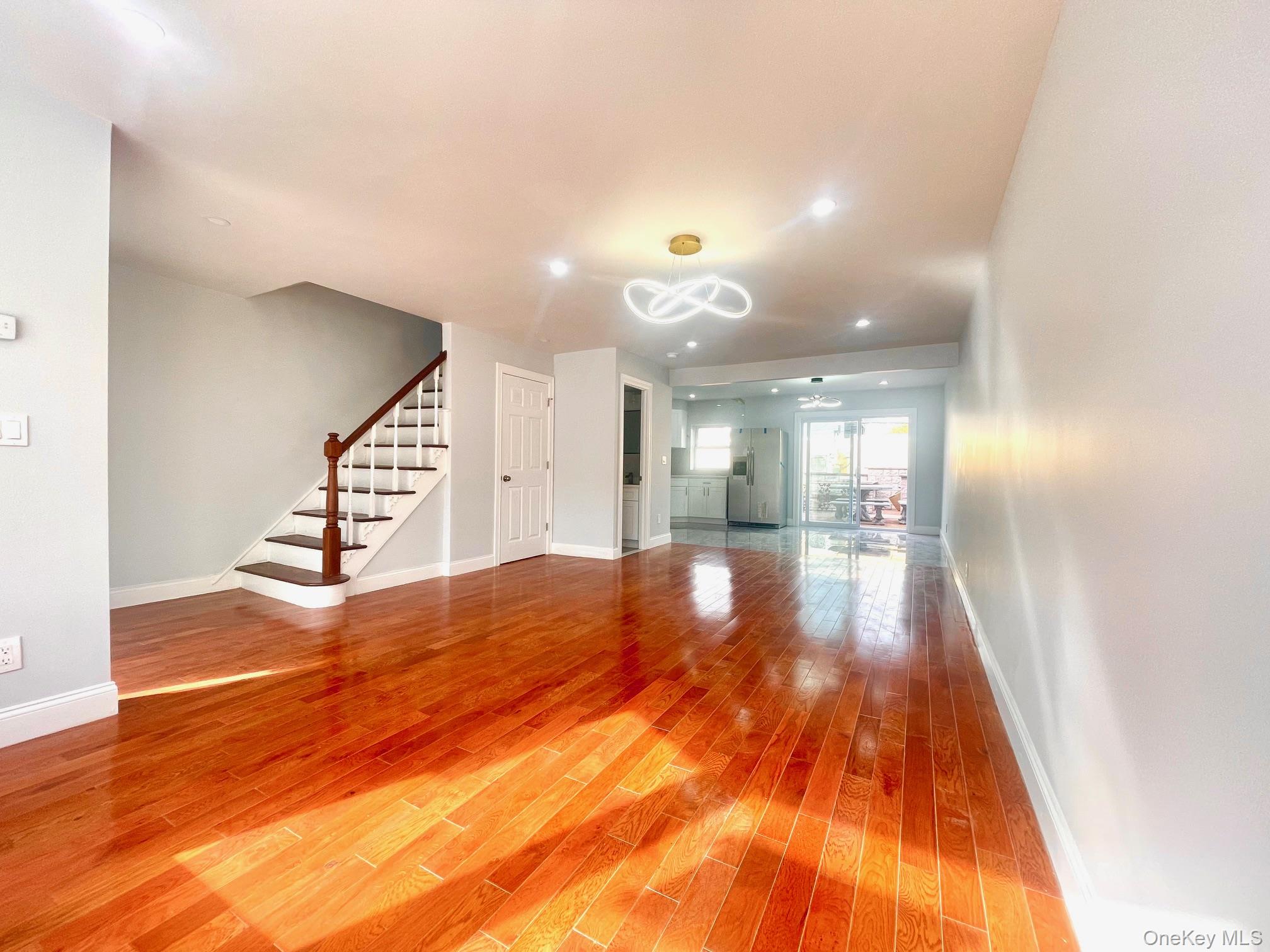 #4 photo, 166-65 17th Road, クイーンズ区 Whitestone , NY 11357