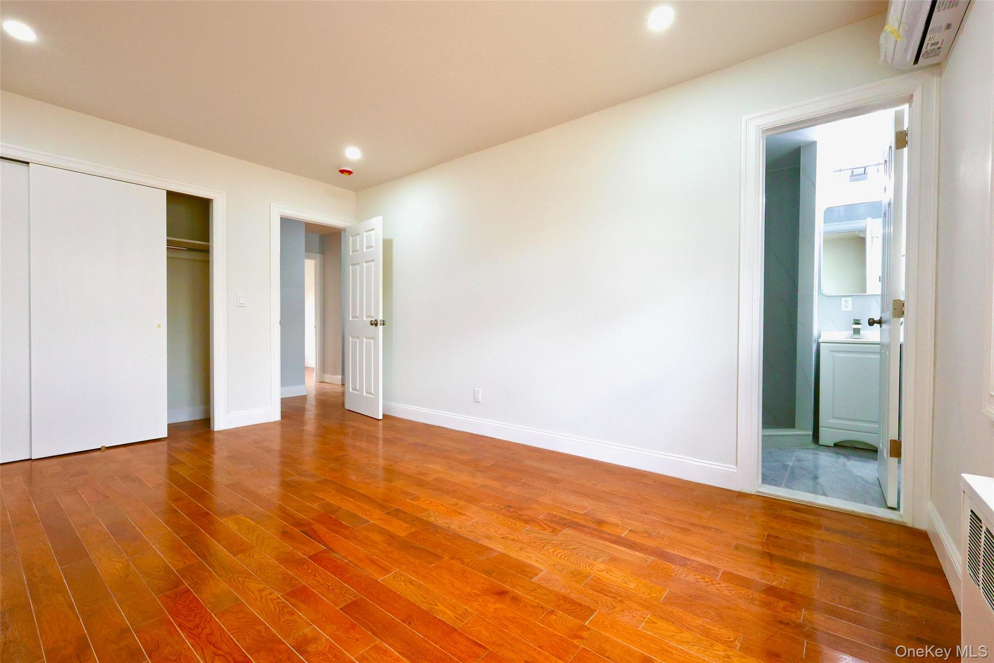 #9 photo, 166-65 17th Road, クイーンズ区 Whitestone , NY 11357