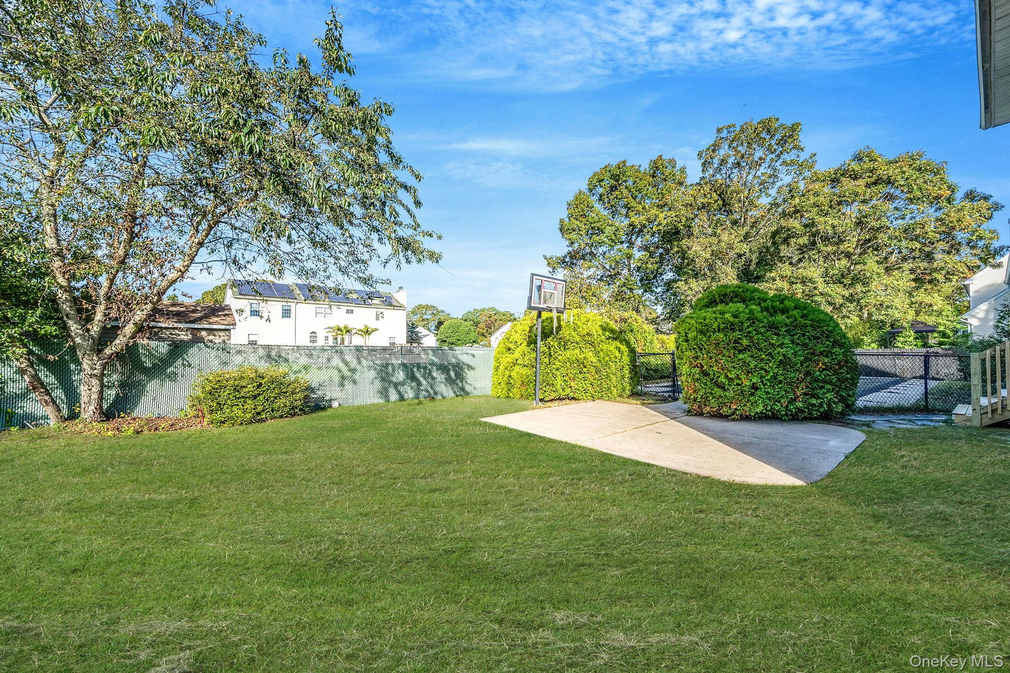 #11 photo, 31 Adamson Street, サフォーク郡 Selden , NY 11784