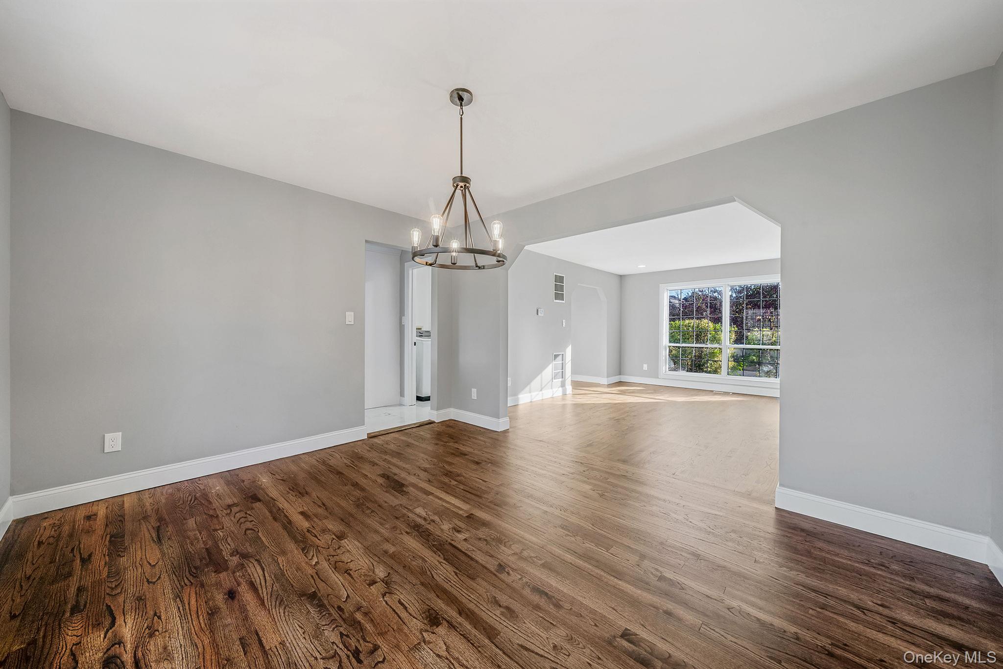 #16 photo, 31 Adamson Street, サフォーク郡 Selden , NY 11784