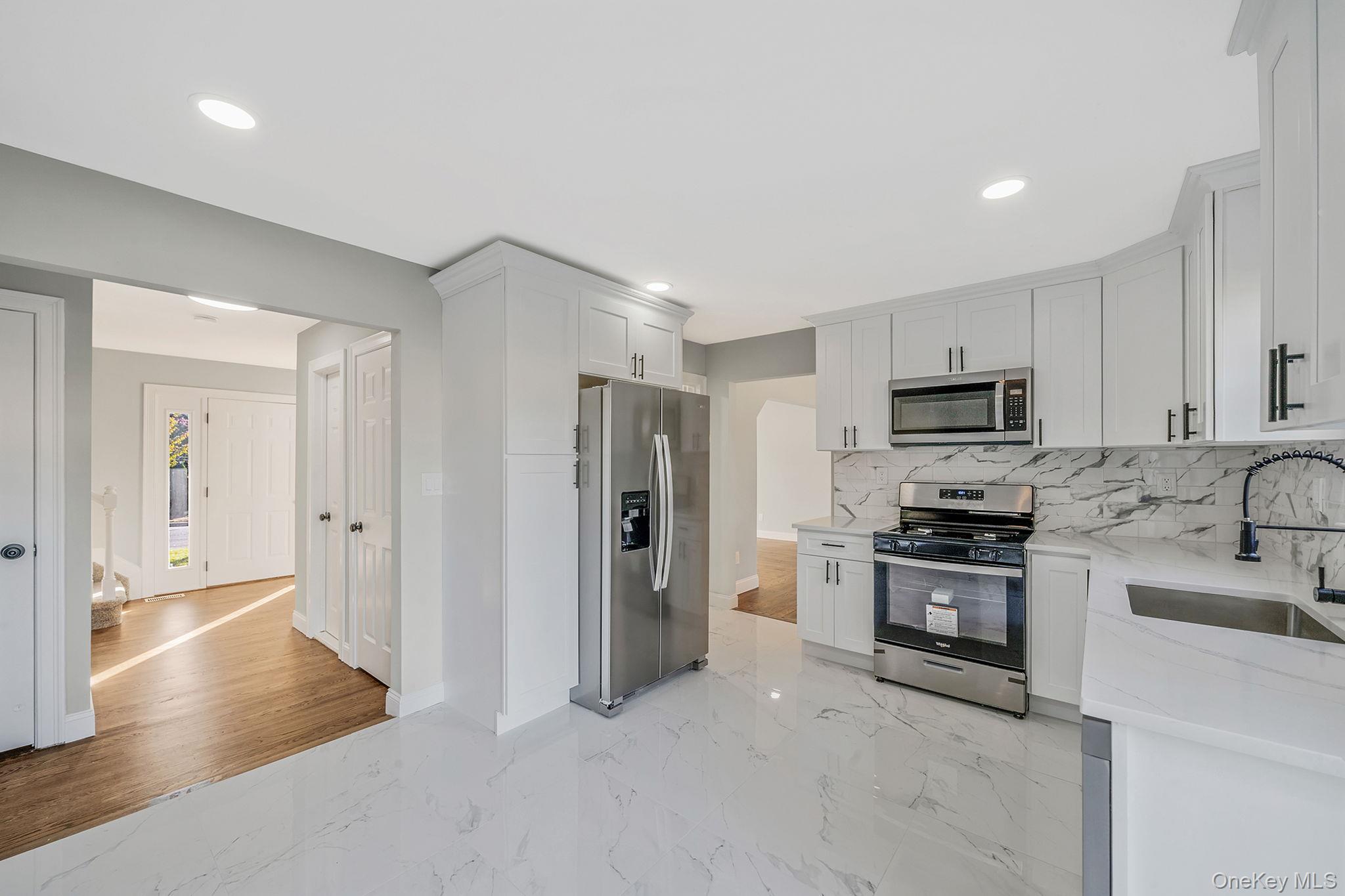 #20 photo, 31 Adamson Street, サフォーク郡 Selden , NY 11784