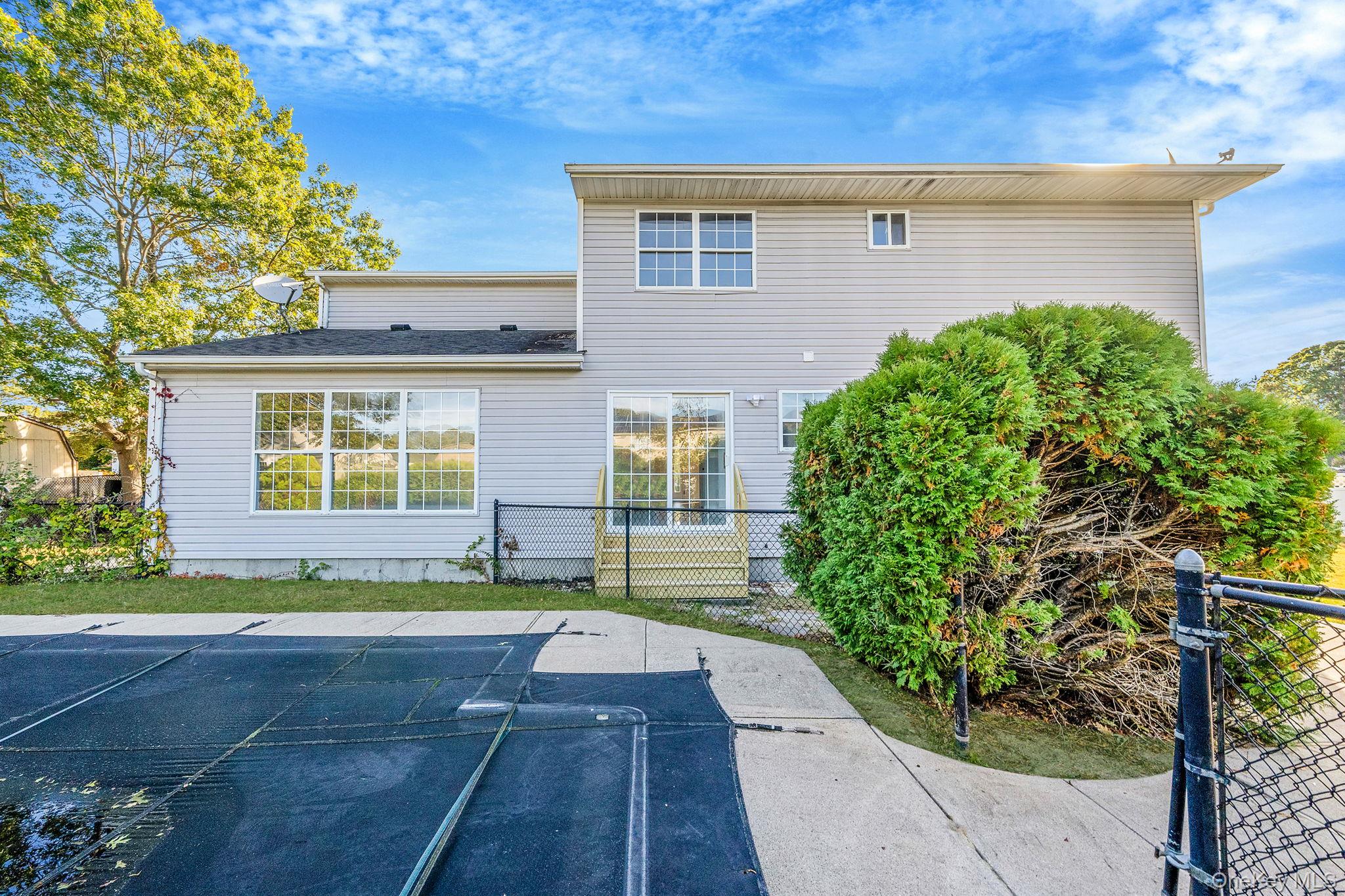 #5 photo, 31 Adamson Street, サフォーク郡 Selden , NY 11784