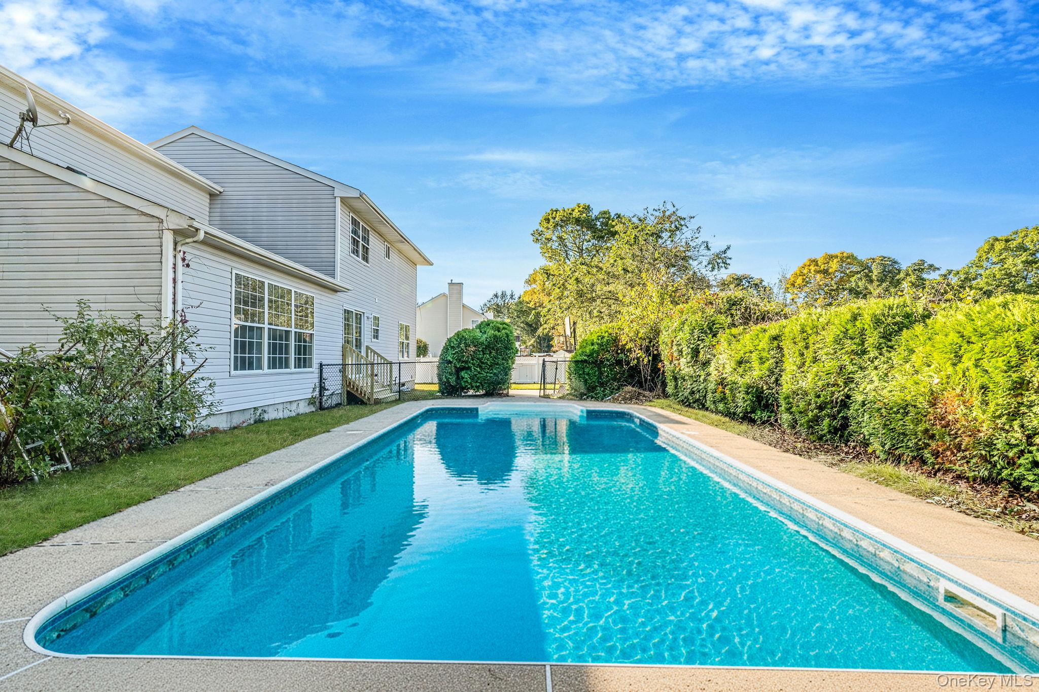 #7 photo, 31 Adamson Street, サフォーク郡 Selden , NY 11784