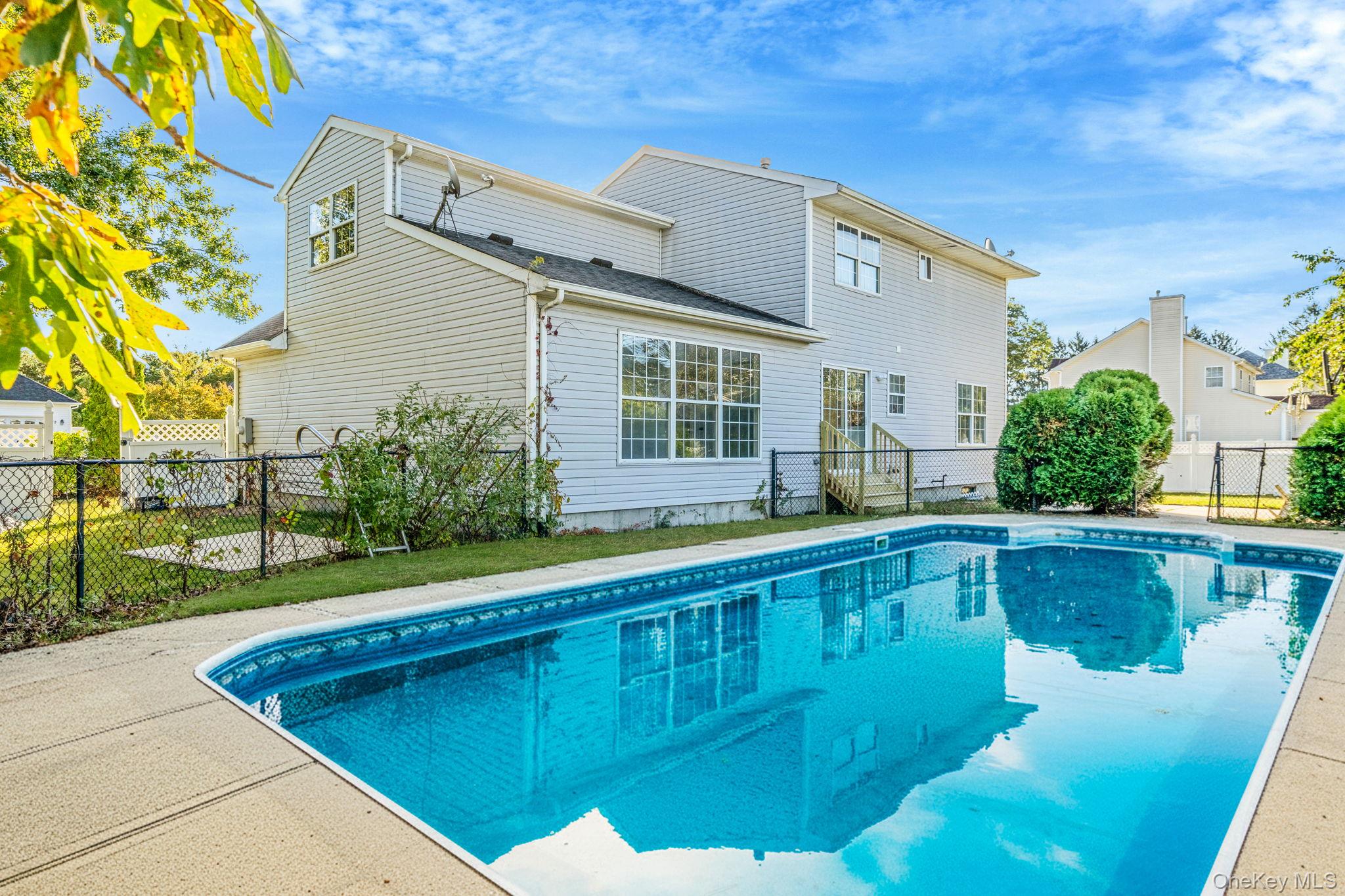 #9 photo, 31 Adamson Street, サフォーク郡 Selden , NY 11784