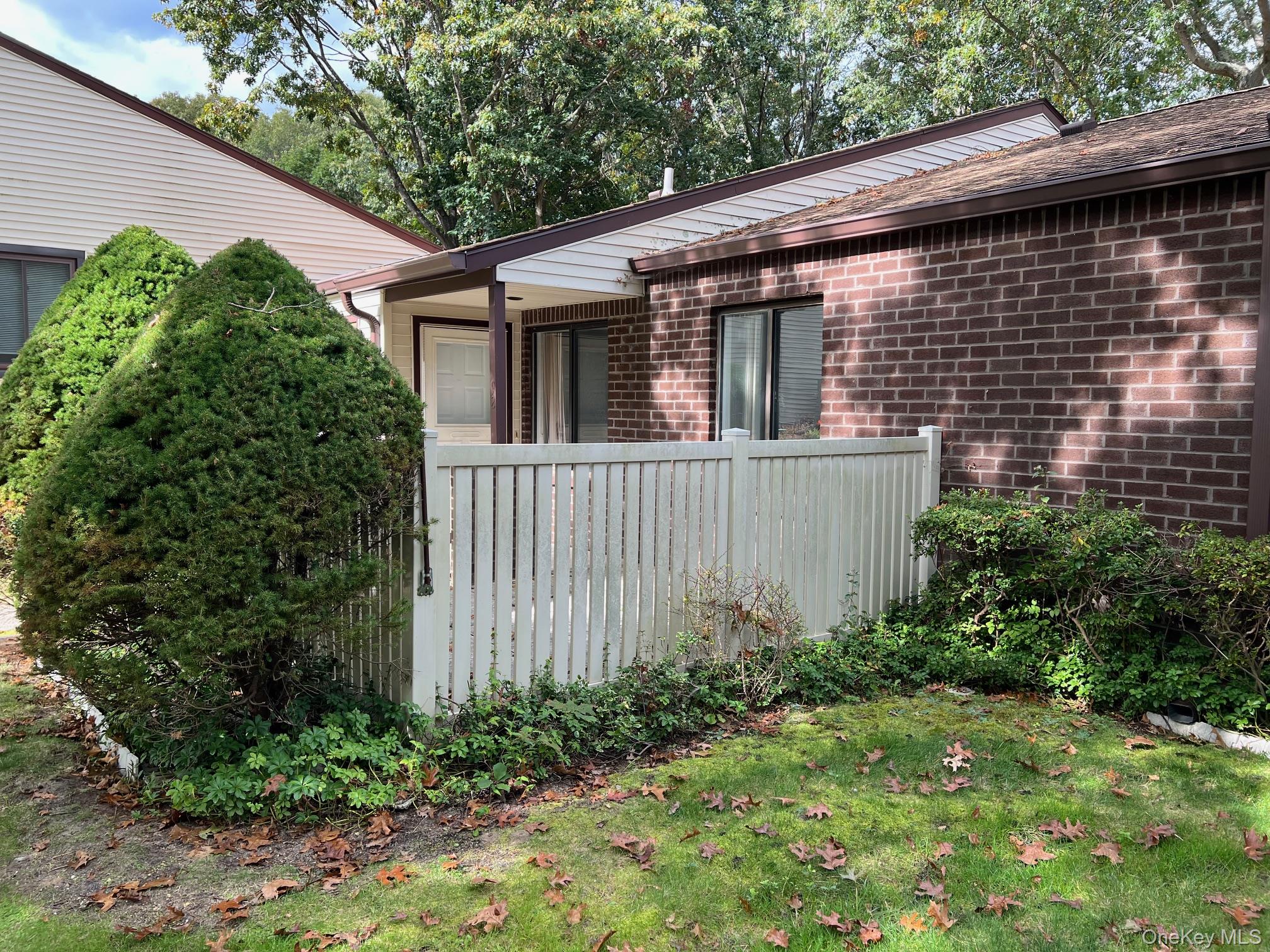 #11 photo, 92 Birchwood Road, サフォーク郡 Coram , NY 11727