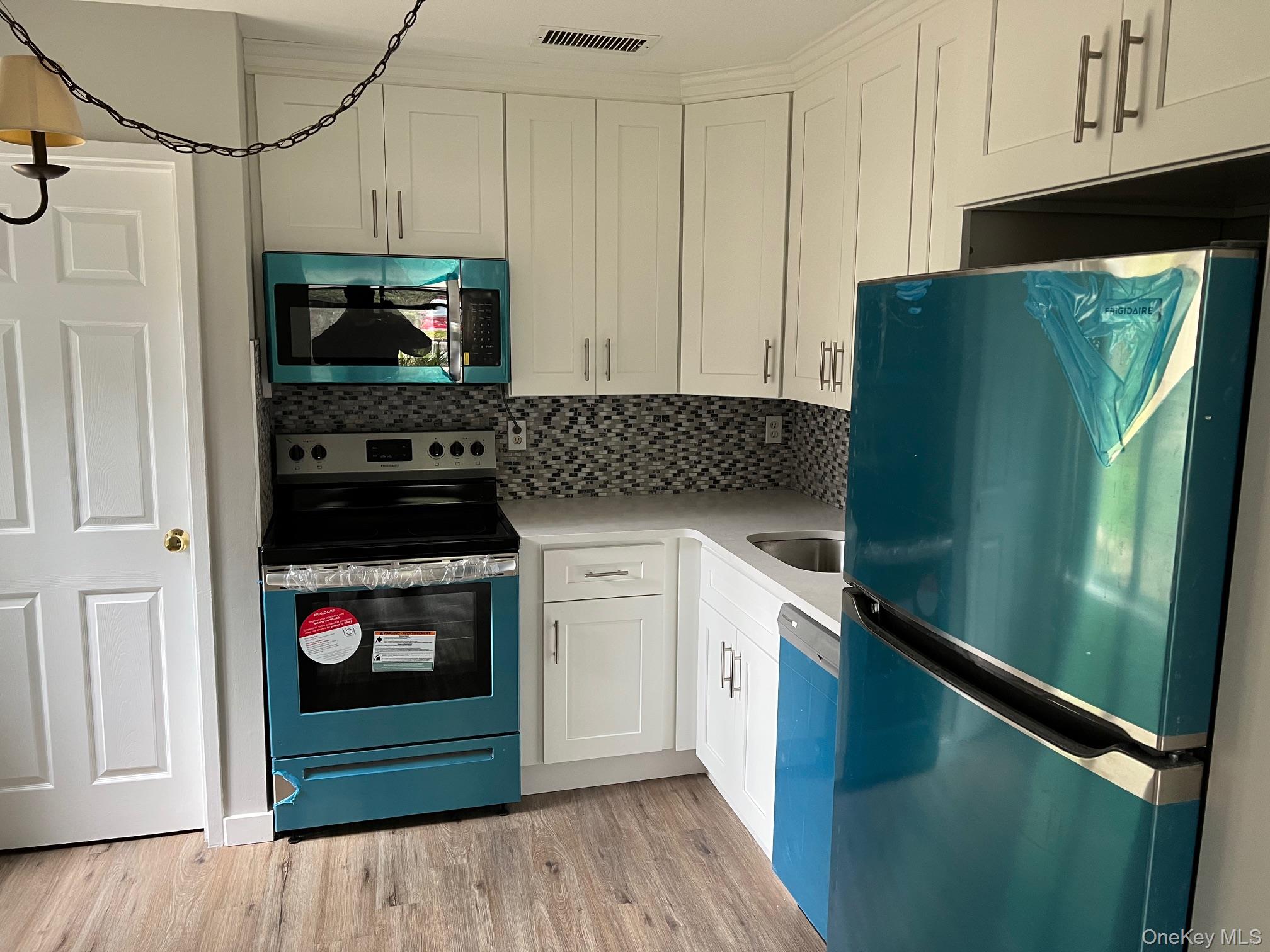 #2 photo, 92 Birchwood Road, サフォーク郡 Coram , NY 11727