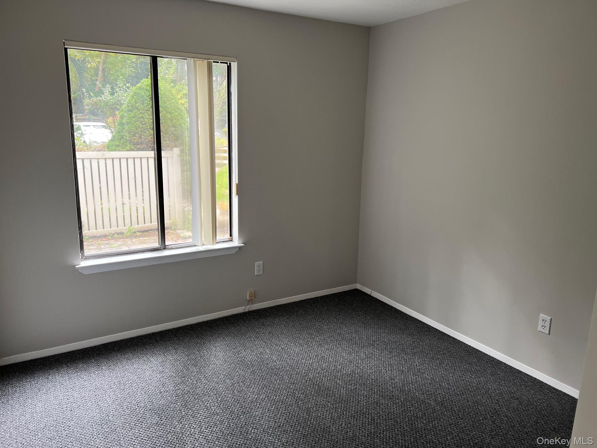 #6 photo, 92 Birchwood Road, サフォーク郡 Coram , NY 11727