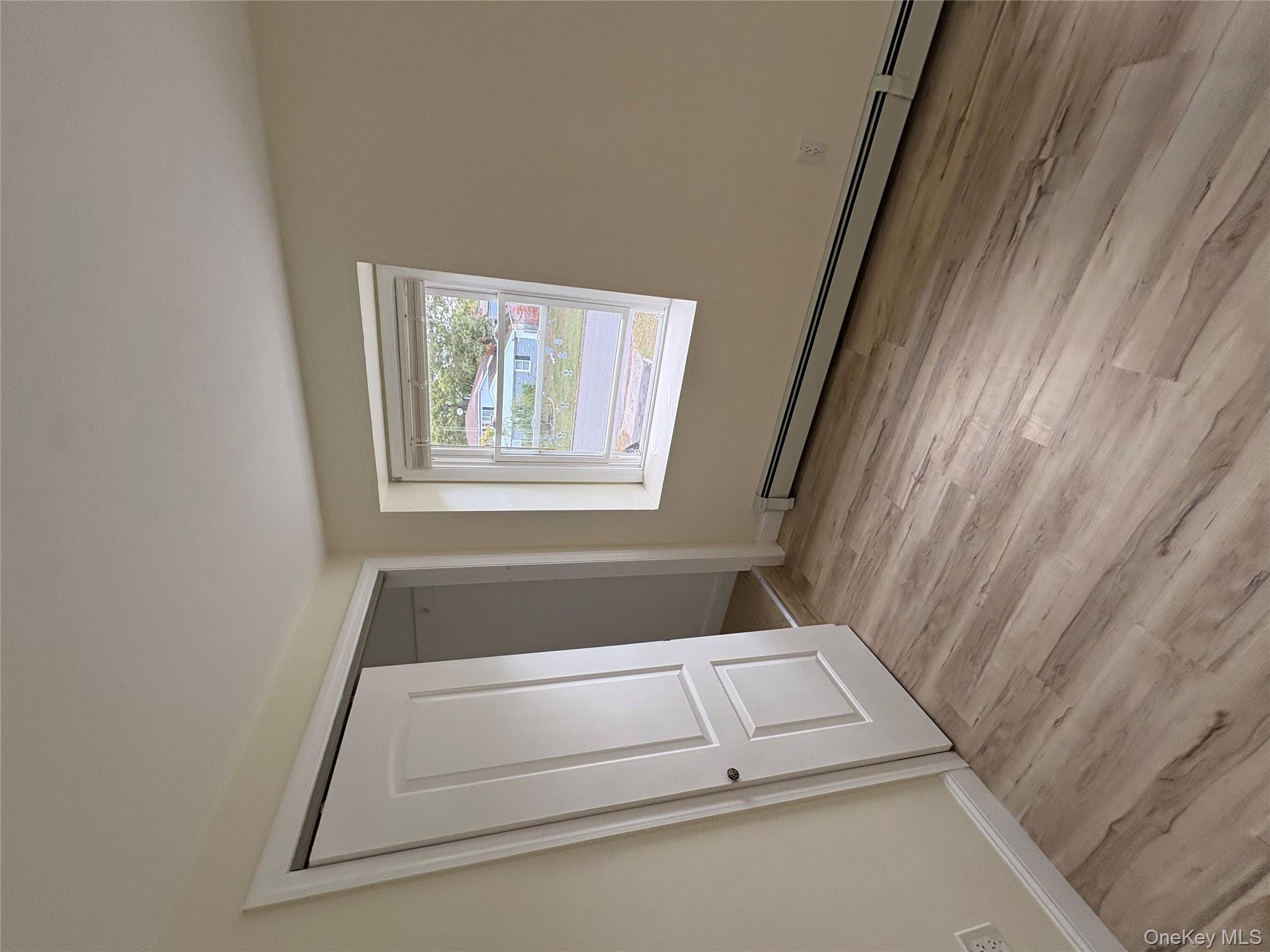 #19 photo, 14 Whitney Lane, サフォーク郡 Coram , NY 11727