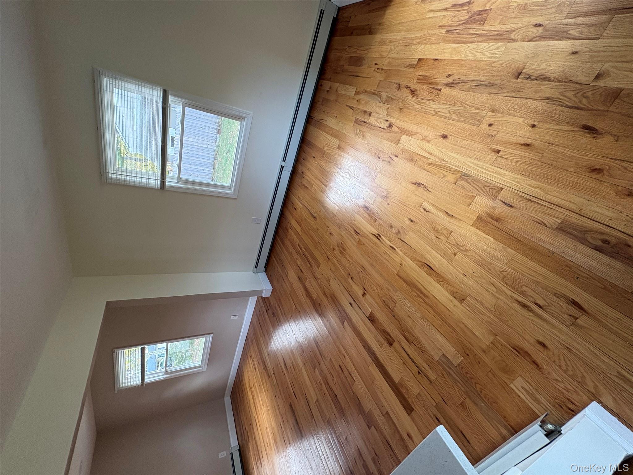 #5 photo, 14 Whitney Lane, サフォーク郡 Coram , NY 11727