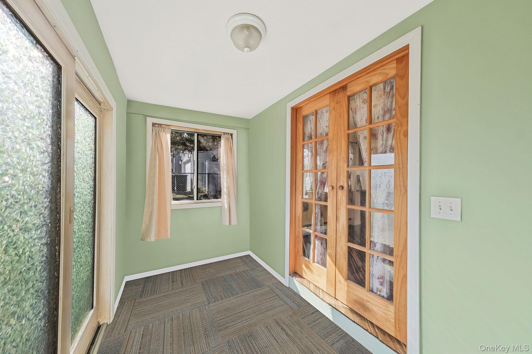 #12 photo, 404 Vanderbilt Boulevard, サフォーク郡 Oakdale , NY 11769