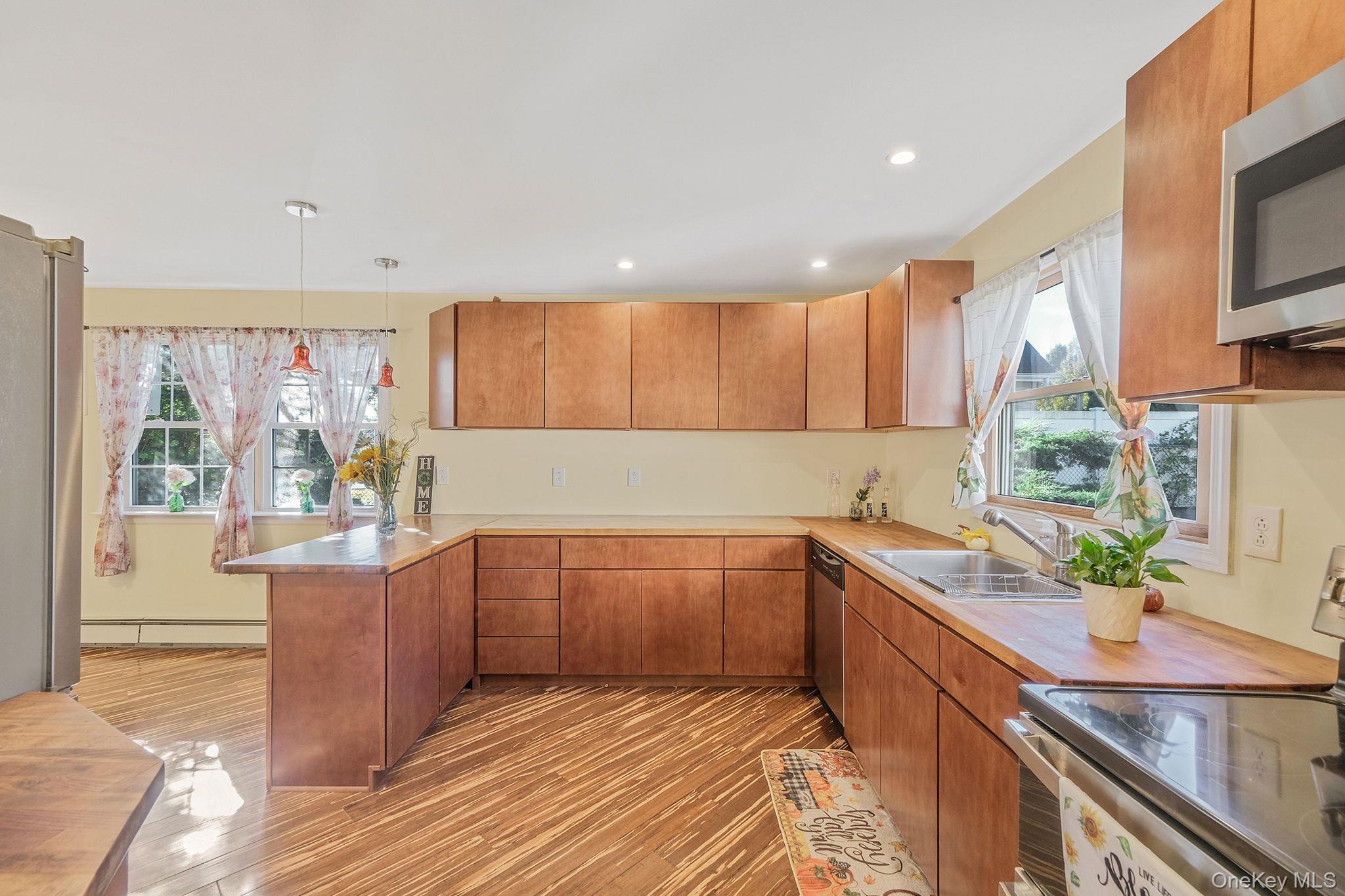 #14 photo, 404 Vanderbilt Boulevard, サフォーク郡 Oakdale , NY 11769