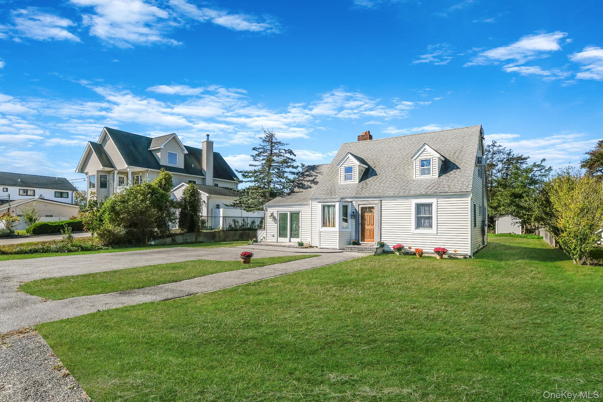 #2 photo, 404 Vanderbilt Boulevard, サフォーク郡 Oakdale , NY 11769