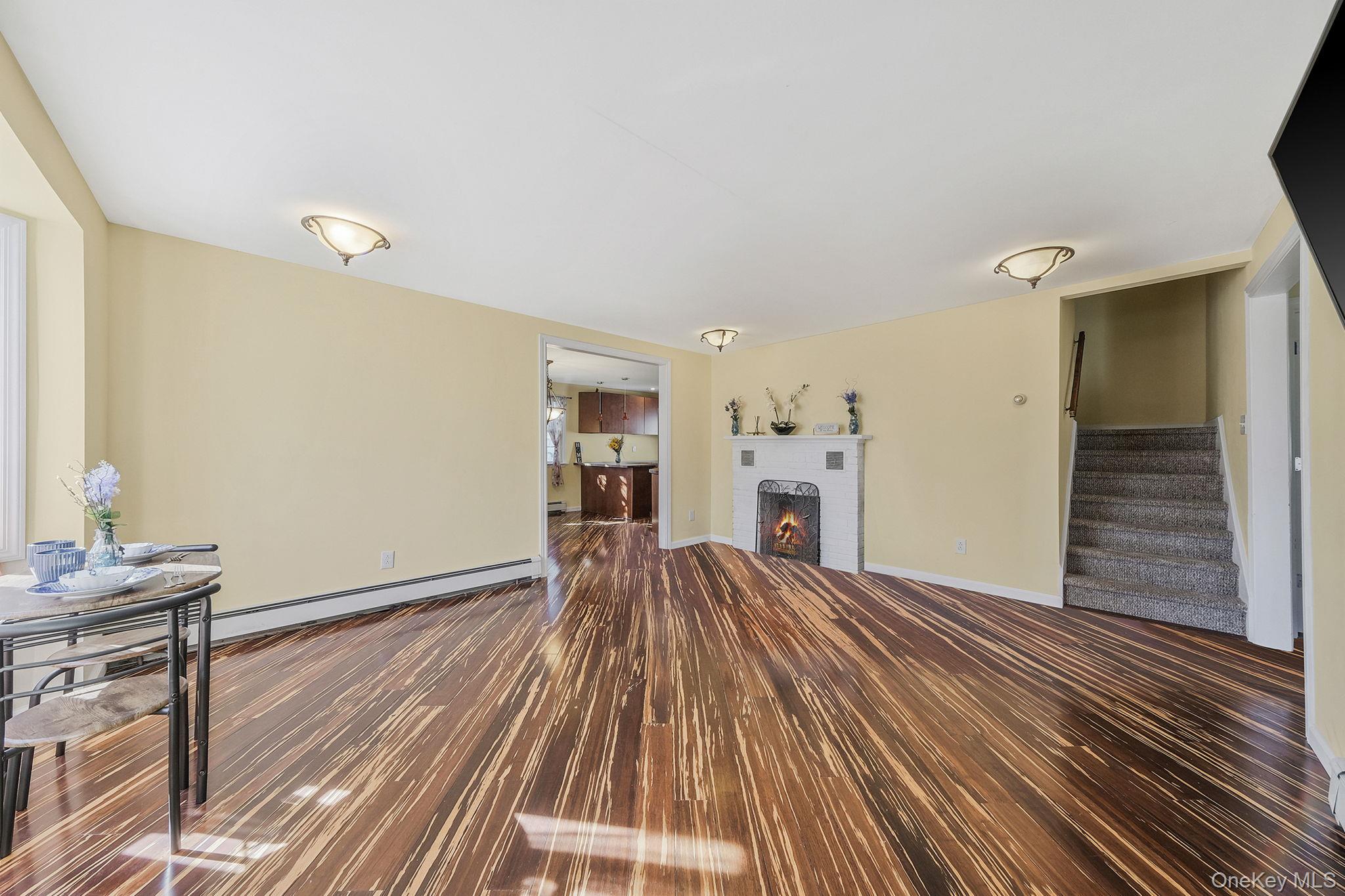 #4 photo, 404 Vanderbilt Boulevard, サフォーク郡 Oakdale , NY 11769