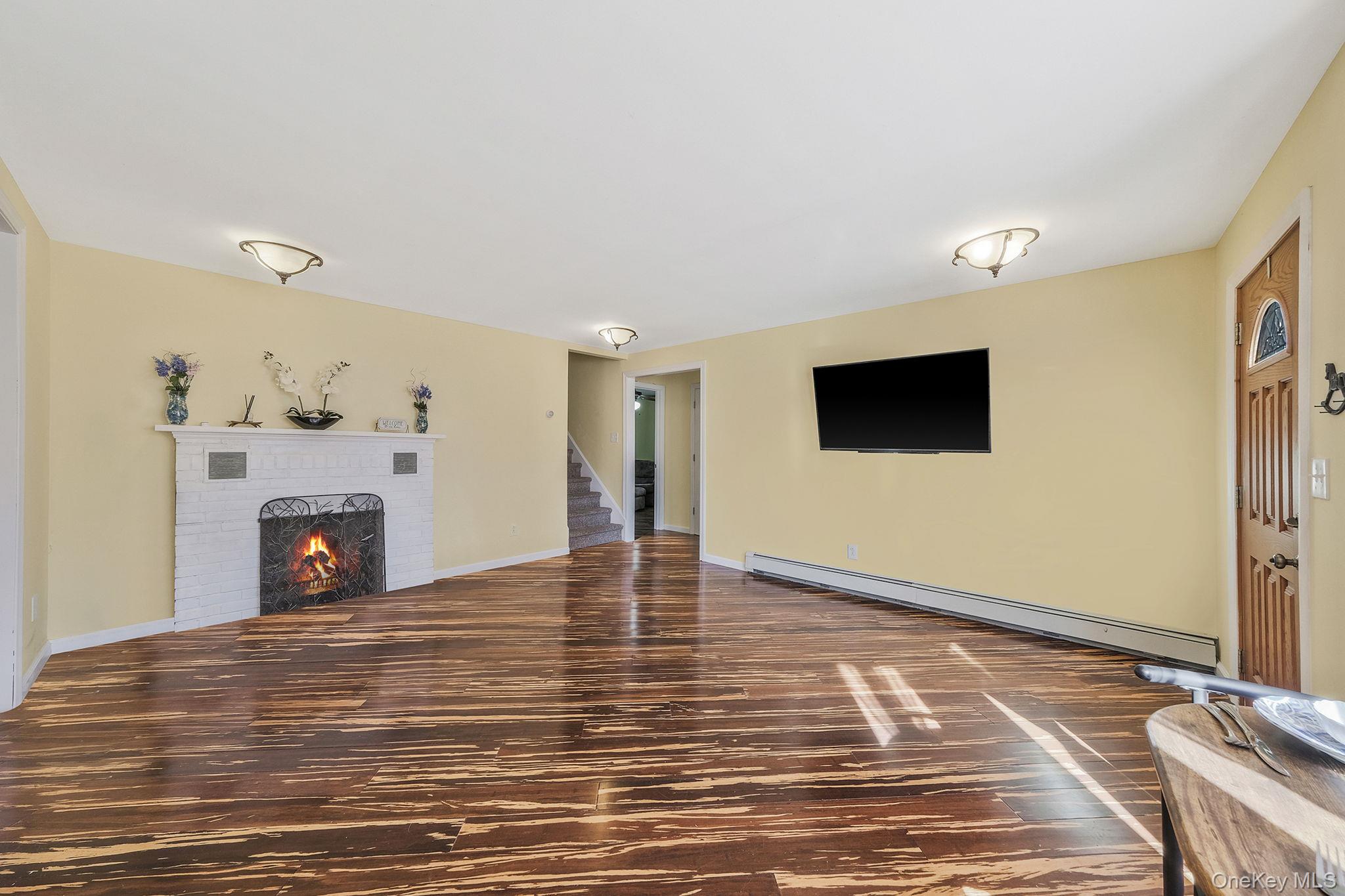 #7 photo, 404 Vanderbilt Boulevard, サフォーク郡 Oakdale , NY 11769