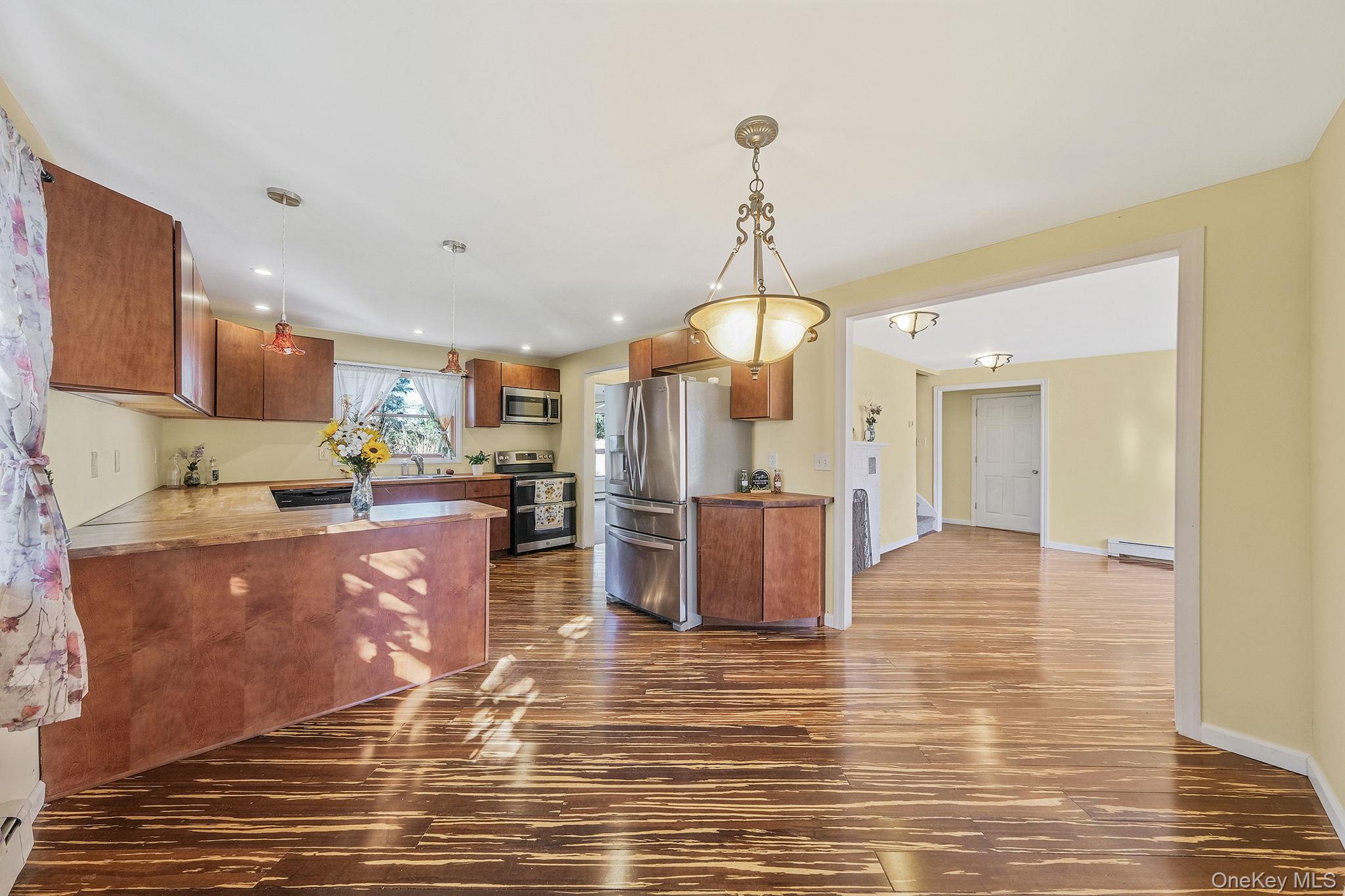 #9 photo, 404 Vanderbilt Boulevard, サフォーク郡 Oakdale , NY 11769