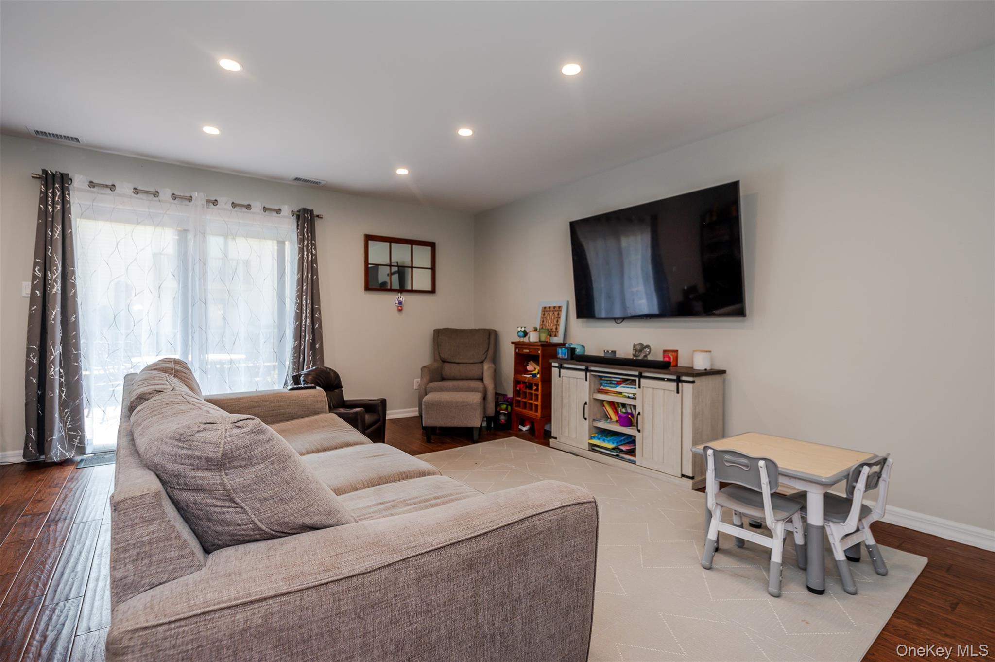 #4 photo, 100 Daly Boulevard, ナッソー郡 Oceanside , NY 11572