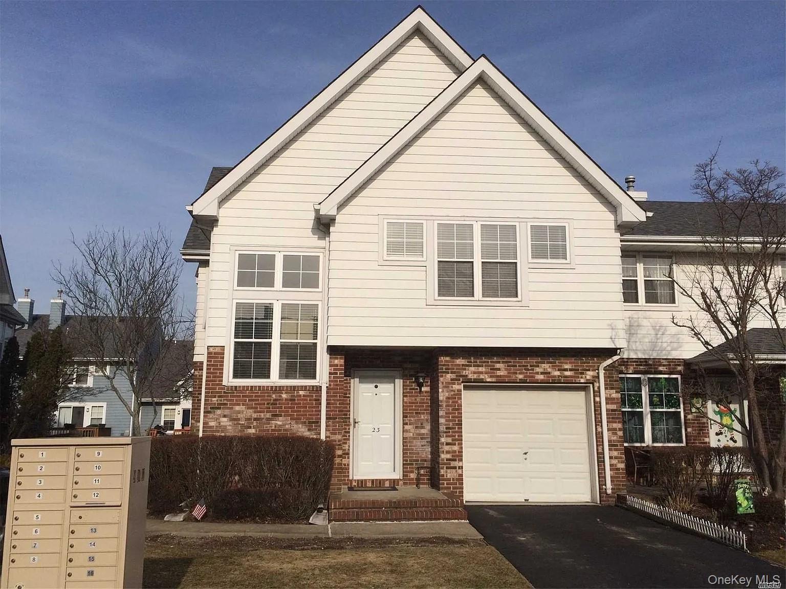 #1 photo, 23 Broadlawn Drive, サフォーク郡 Central Islip , NY 11722