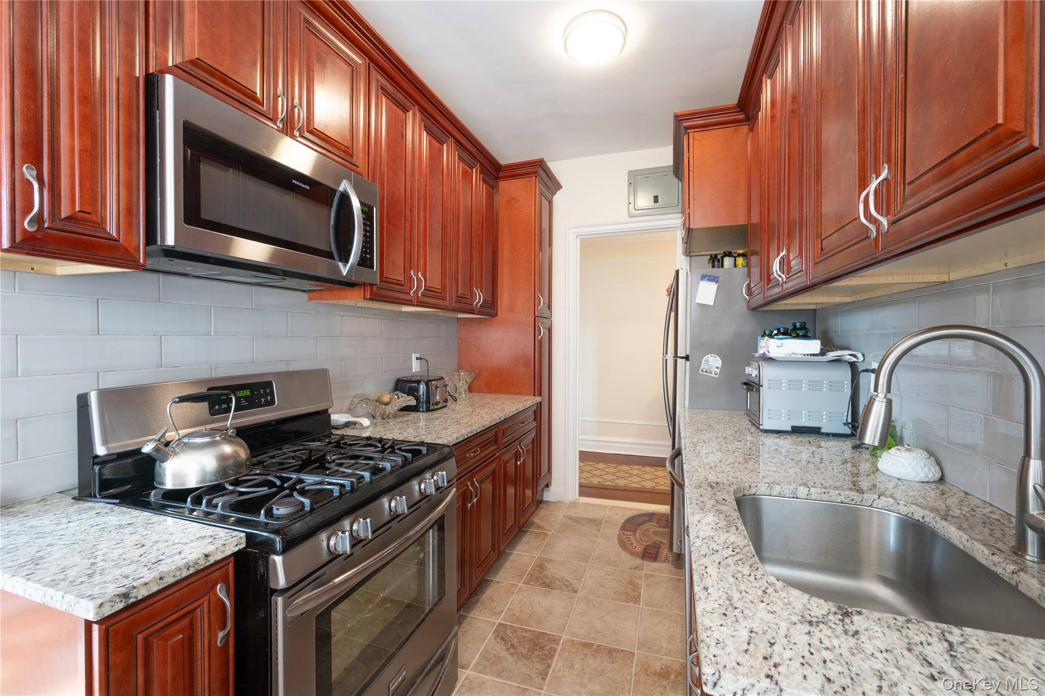 #12 photo, 1468 Midland Avenue, ブロンクス区 Bronxville , NY 10708