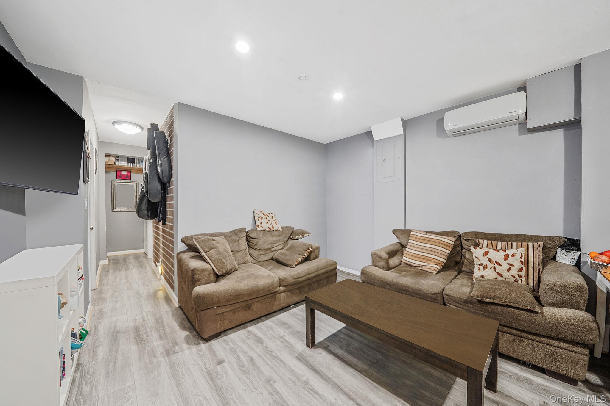 #17 photo, 37 Montauk Avenue, ブルックリン区 Brooklyn , NY 11208