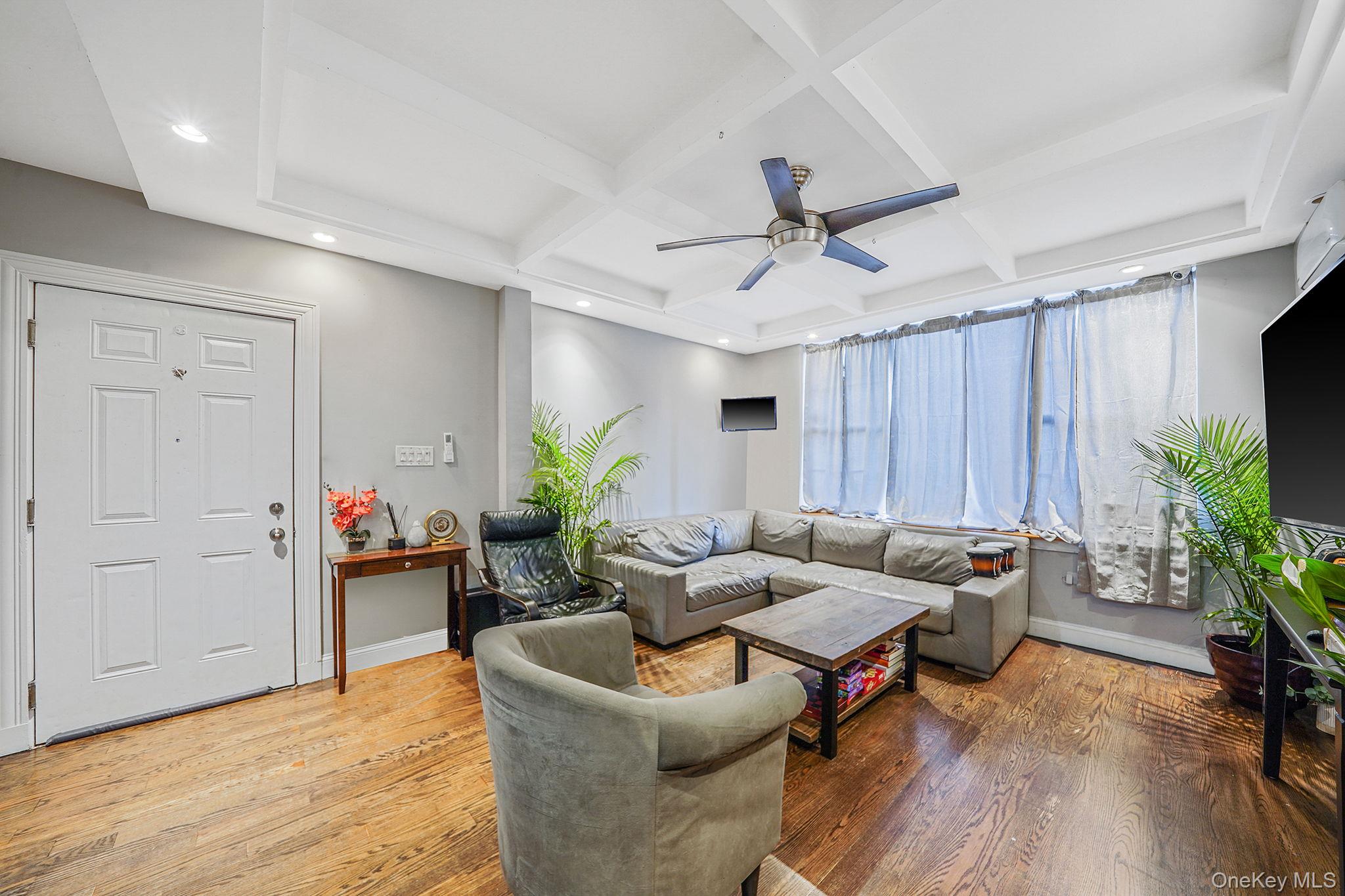 #6 photo, 37 Montauk Avenue, ブルックリン区 Brooklyn , NY 11208